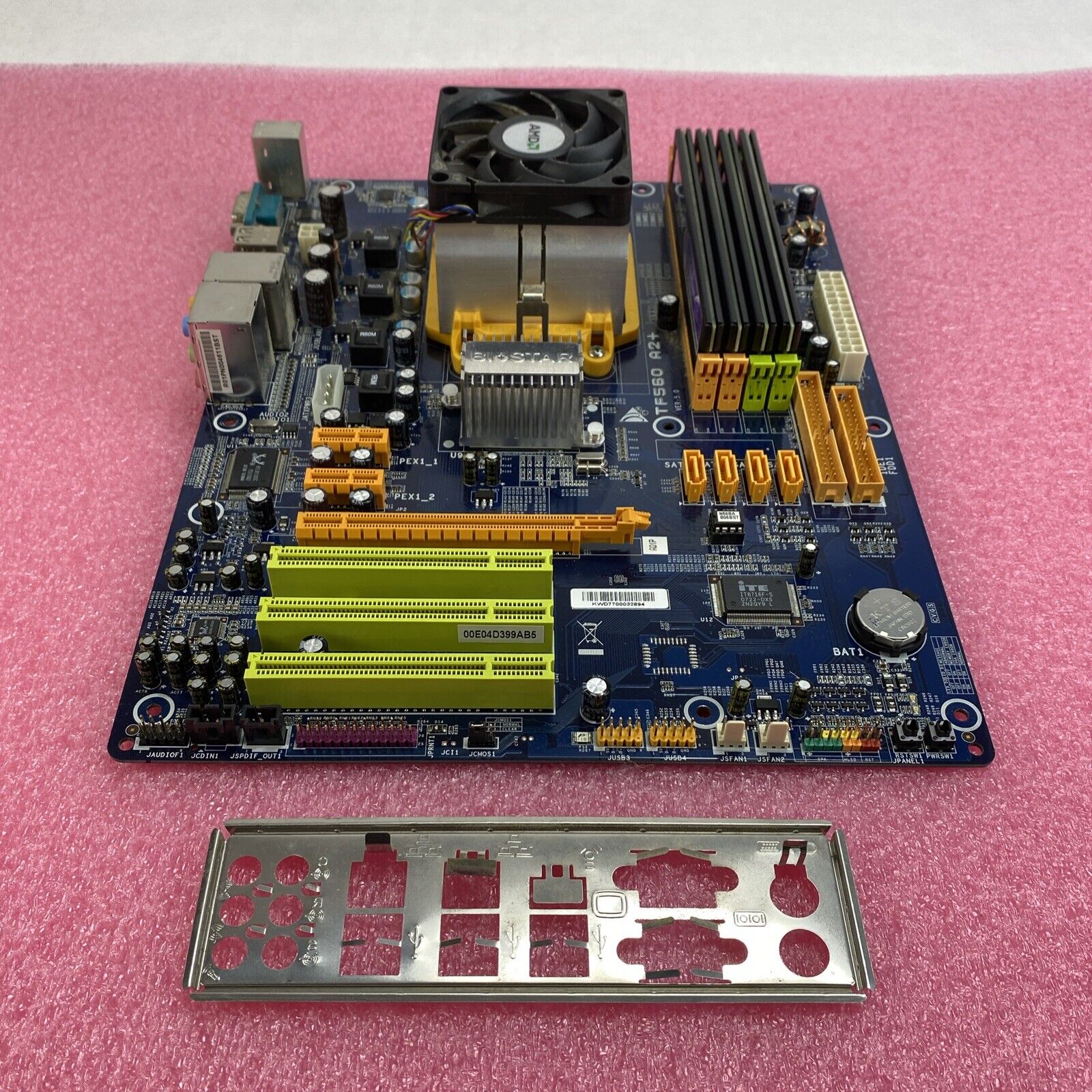 Biostar TF560 A2+ Motherboard AMD Athlon 64 x2 2.21GHz 4GB RAM w/ Shield
