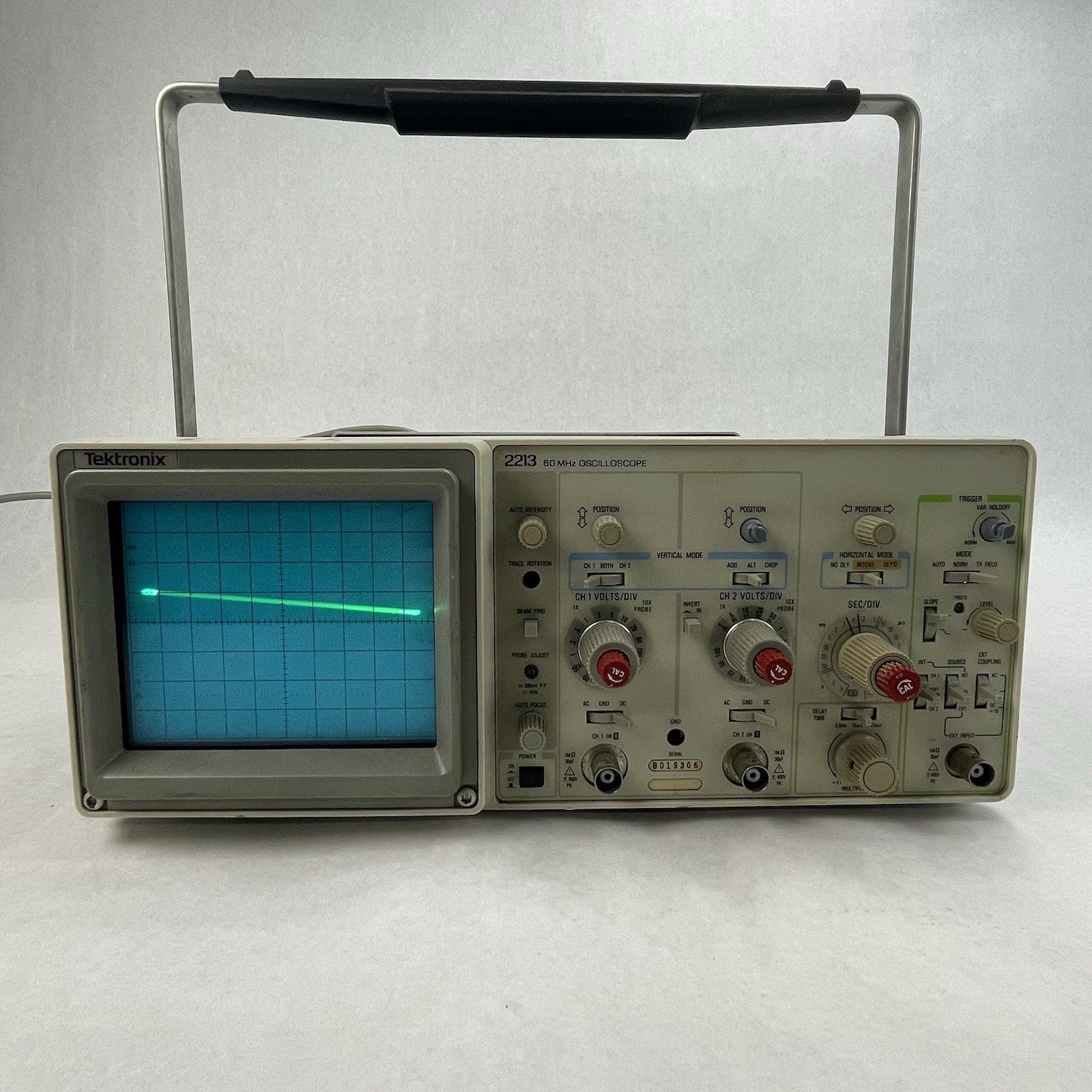 Tektronix 2213 Analog Oscilloscope 60MHZ