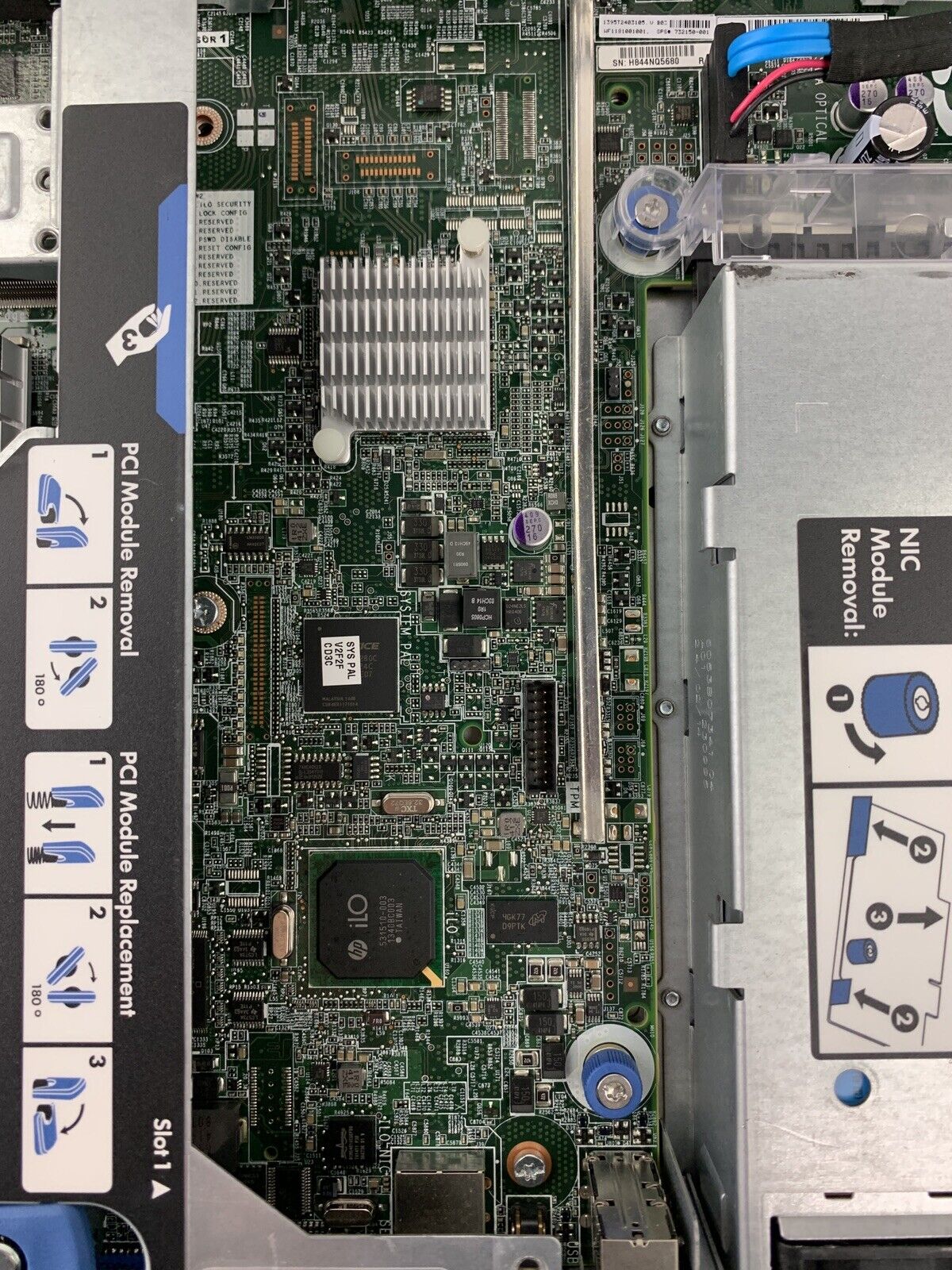 HP ProLiant DL360p Gen8 Quad-Core Xeon E5-2603 V2 1.8 GHz 32 GB RAM No OS No HDD