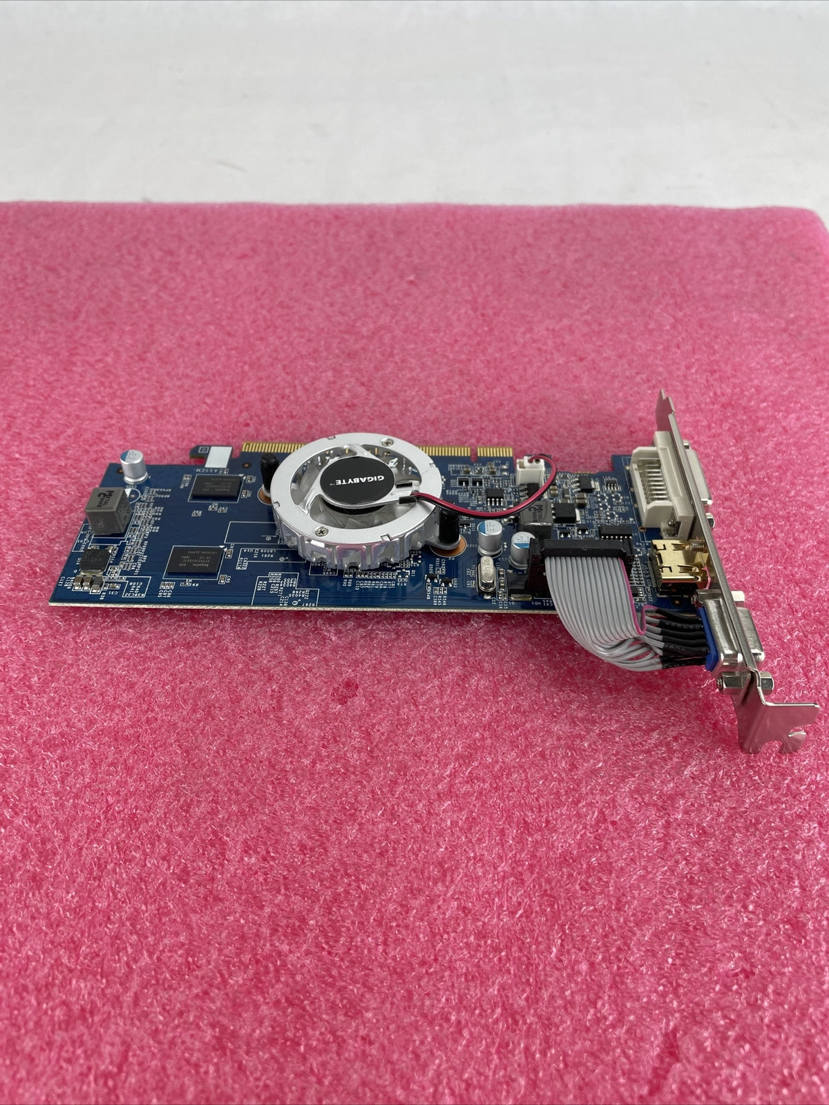 GIGABYTE GV-N84S-512I NVIDIA GeForce 8400GS 512MB GDDR2 PCIe Graphics Card