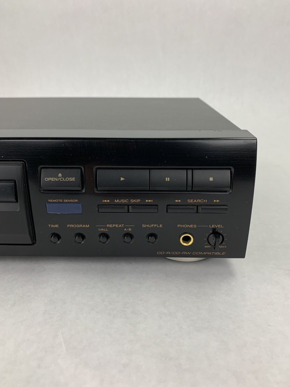 Teac CD-P1250 CD Player Tested has Bad CD Tray For Parts and Repair