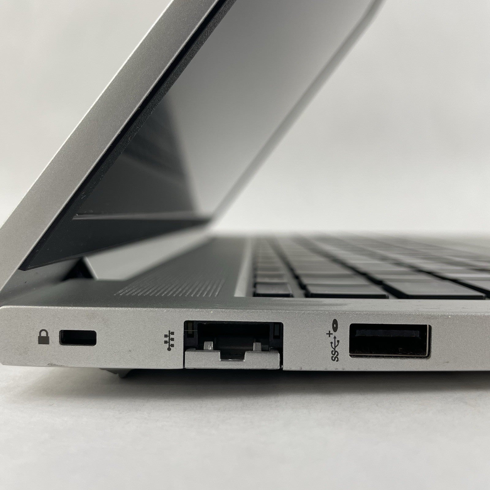 HP EliteBook 655 G9 15.6" AMD Ryzen 5 Pro 5675U 2.30 GHz 8 GB RAM No SSD/OS/AC4