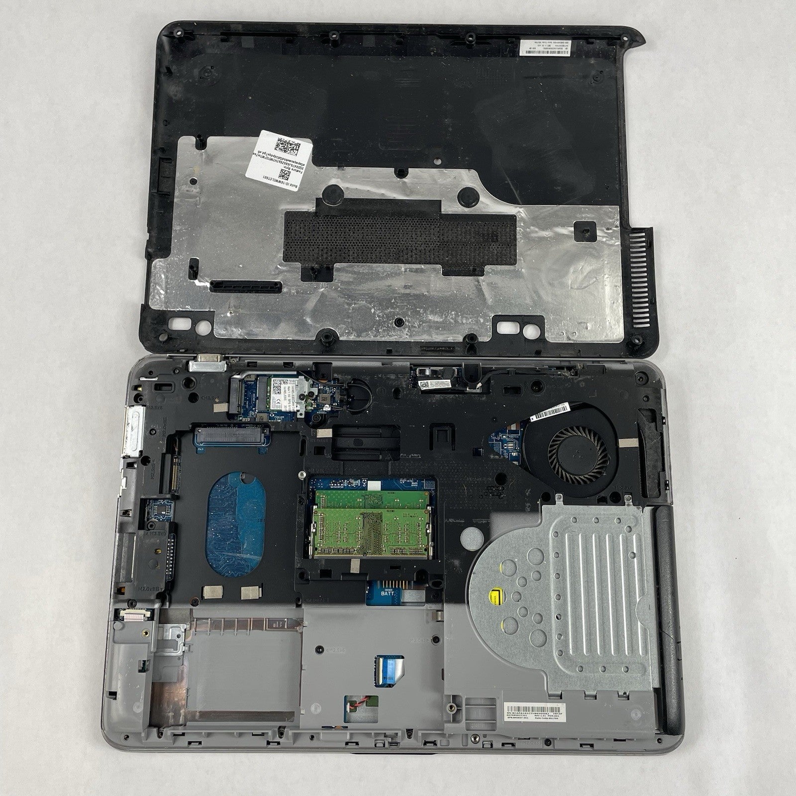 HP ProBook 640 G3 14" i5-7200U 2.50 GHz 8 GB RAM No SSD/OS/AC/Batt - Bad Corner16