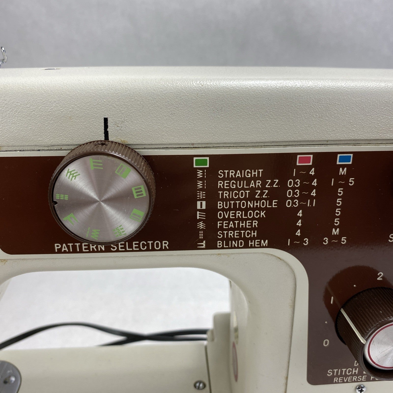 Vintage Janome New Home Model 640 Sewing Machine - Pedal and Manual With Case14
