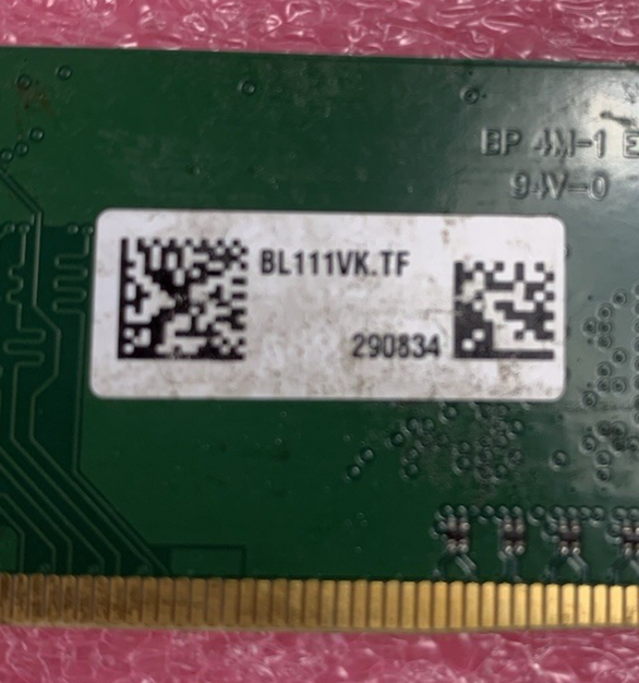 Crucial CT4G4DFS8213.M8FA 4GB DDR4 SDRAM Memory Stick