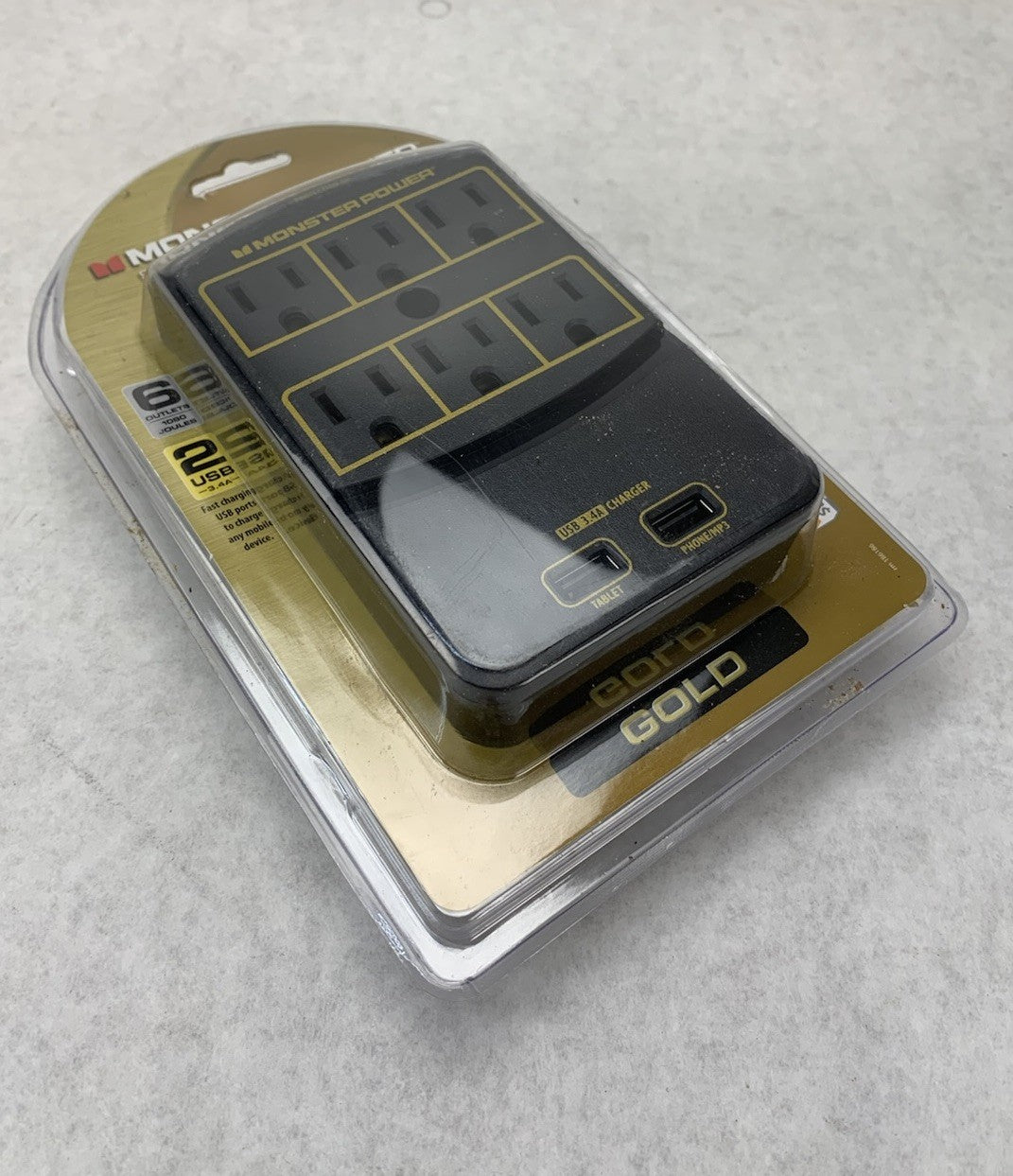 Monster Power Gold 123063-00 6 Outlet 2 USB Surge Protector0