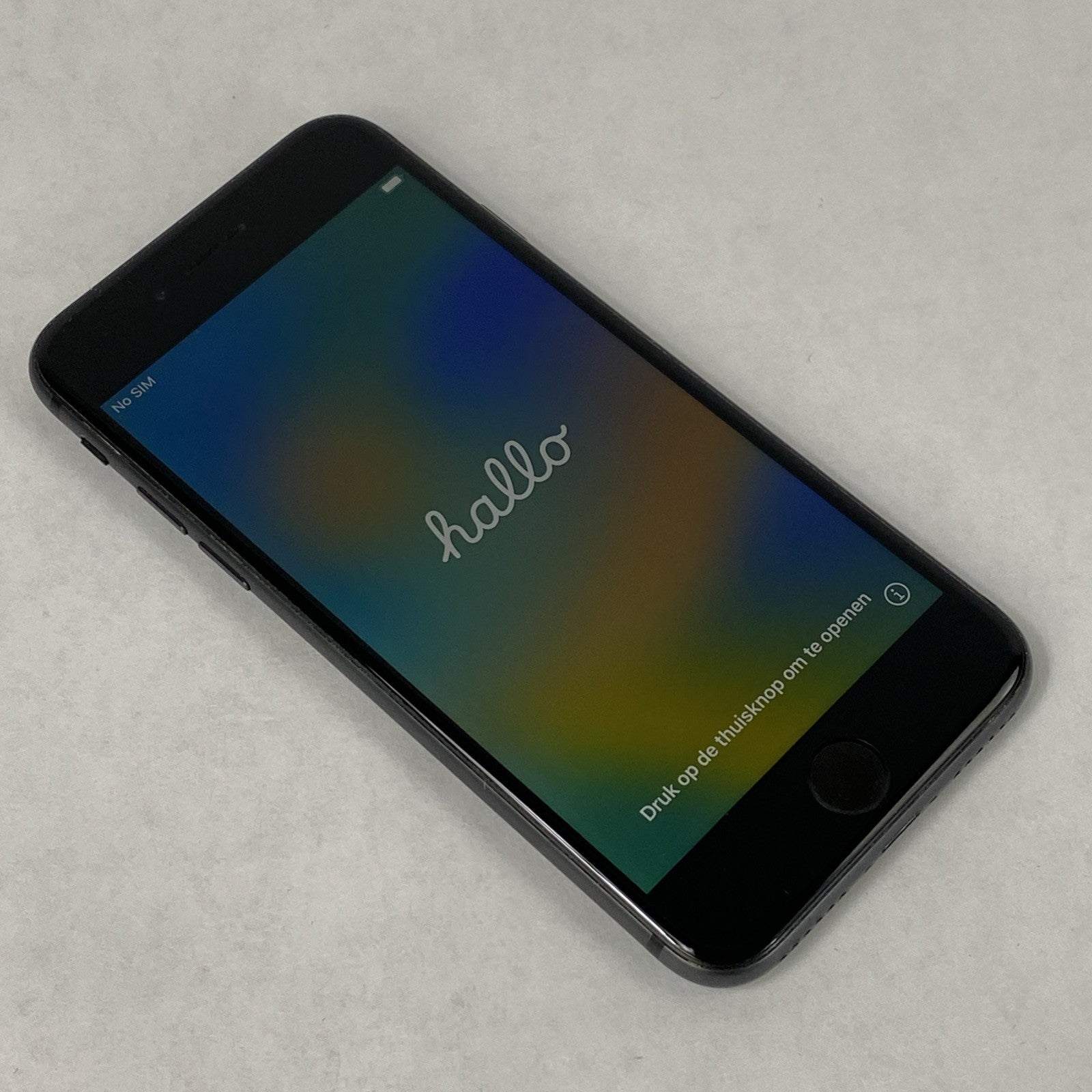 Apple iPhone 8 A1905 64GB AT&T 4.7" Space Gray IOS 16.7.120