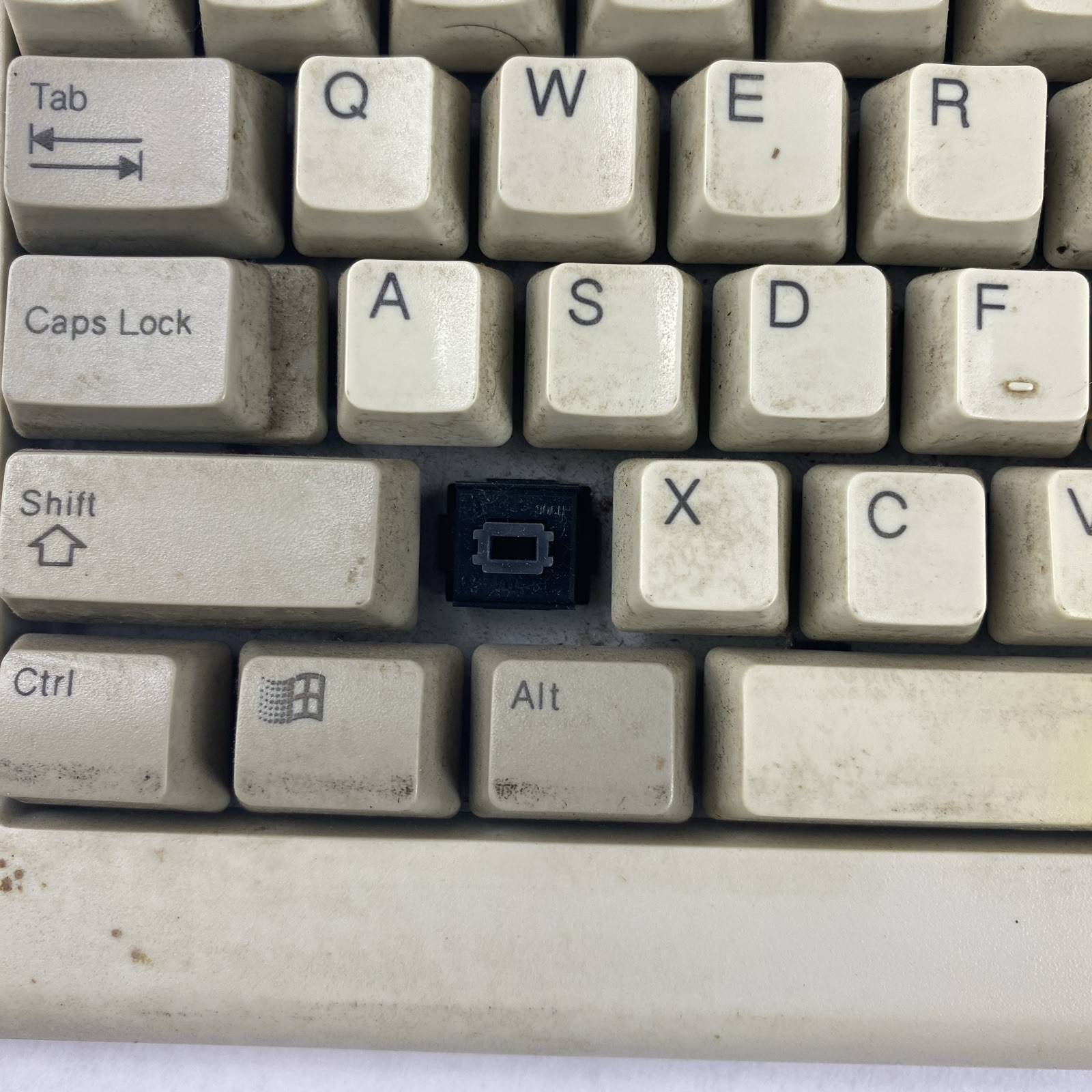 Dell AT101W Keyboard w/ 6 Pin Power Cord3
