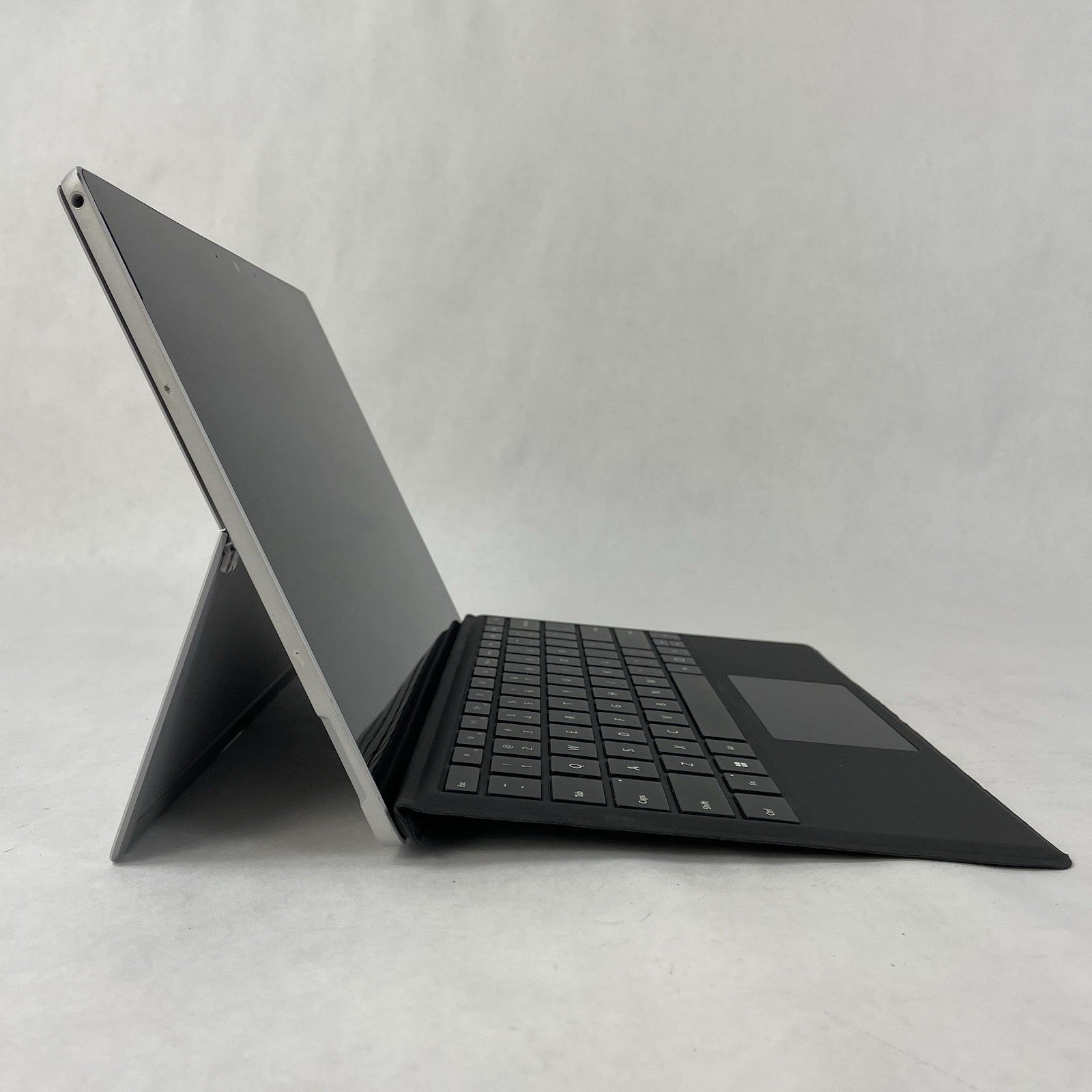 MicroSoft Surface Pro 7 13.3" i7-1065G7 1.30 GHz 16 GB RAM 256 GB SSD Windows 113