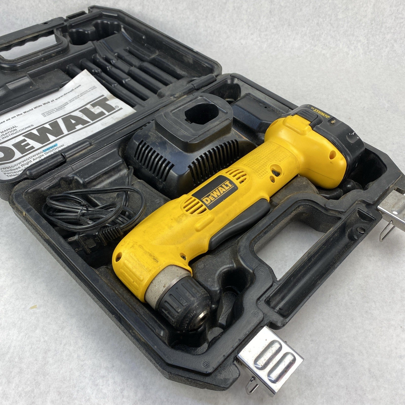 DEWalt 966 VSR Cordless Right angle Drill2