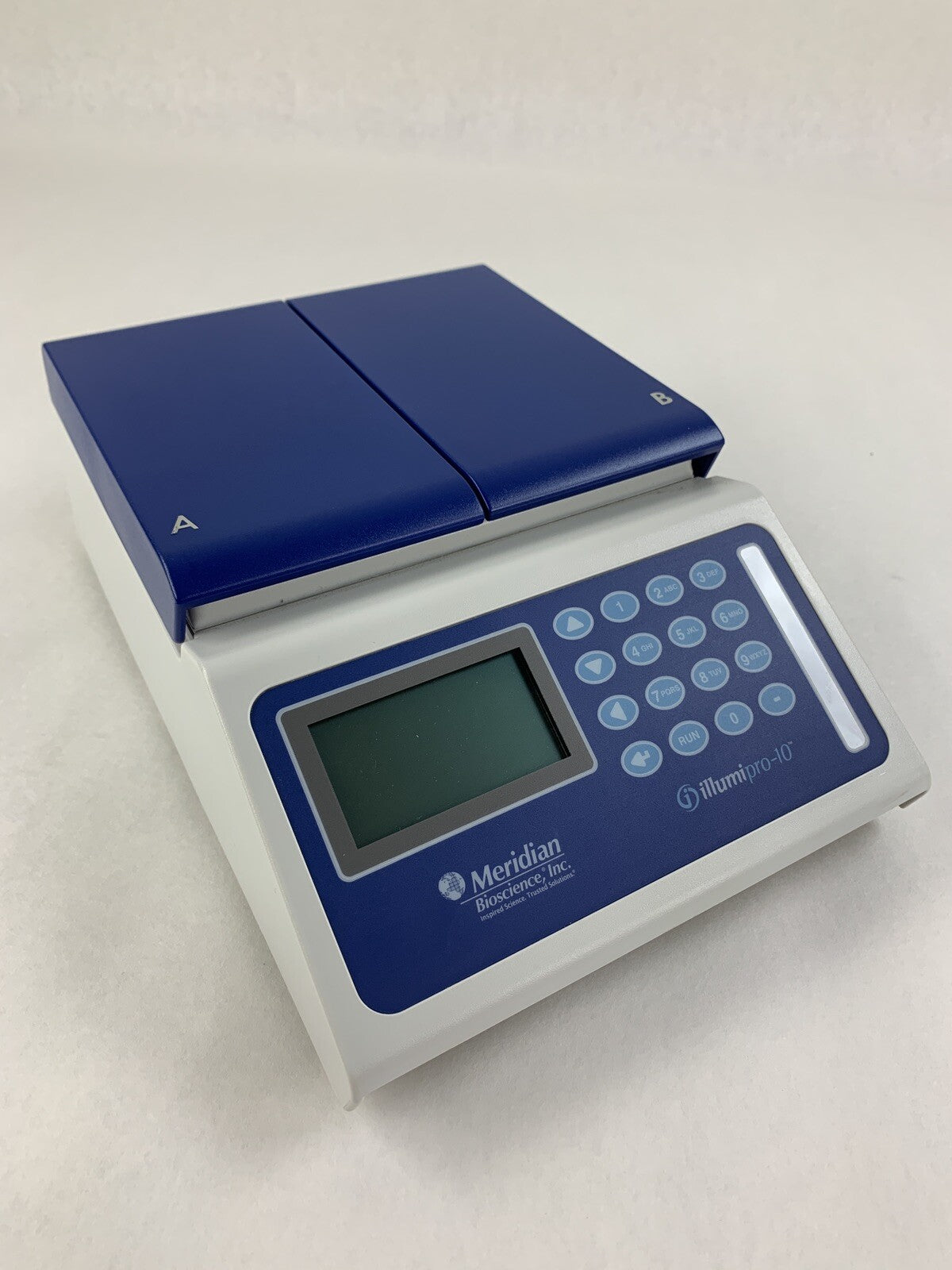 Meridian 610172 Illumipro 10 Microplate Reader w/ Manual