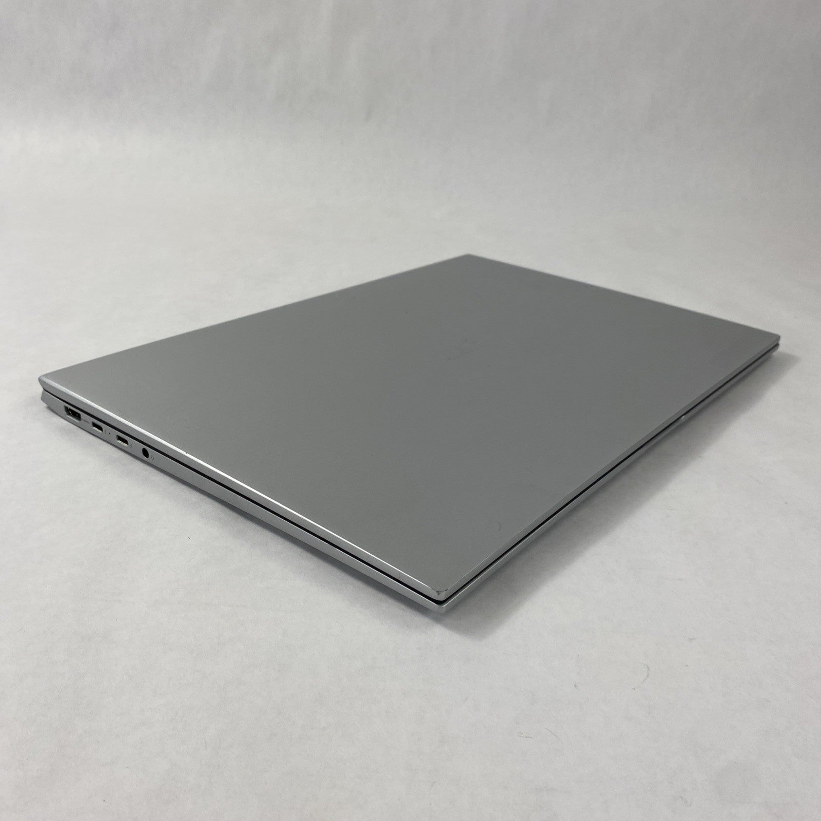 LG Gram 17Z90P-N.APS5U1 Intel Core i7-1165G7 2.80 GHz 16 GB RAM 17" No SSD No OS