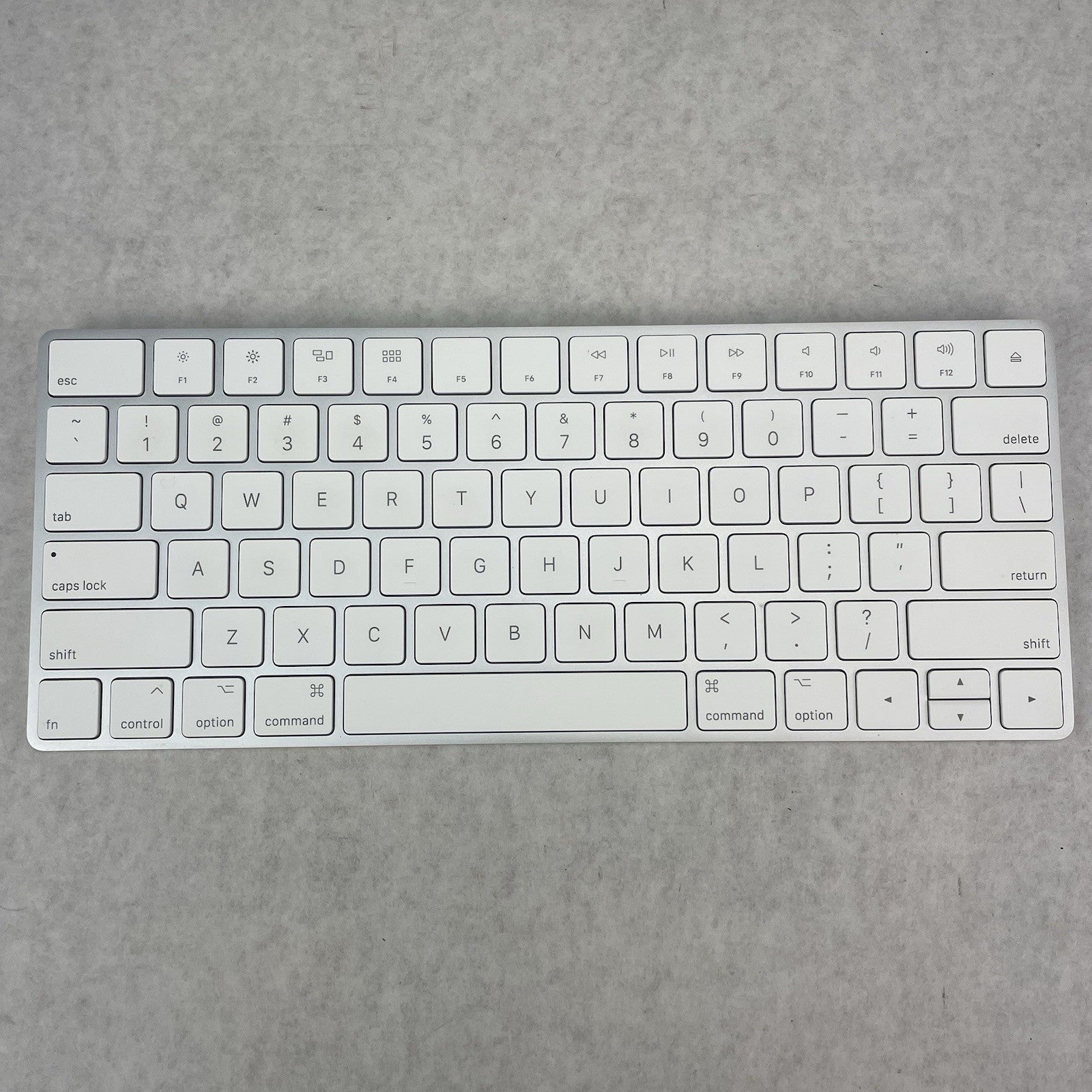 Apple Magic Wireless Rechargeable Keyboard A1644 Tested Working 2