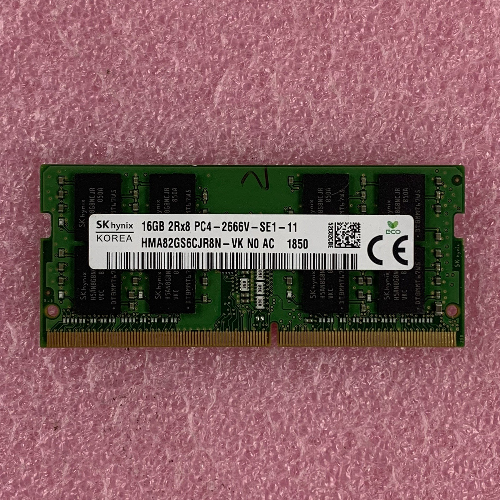 SK Hynix HMA82GS6CJR8N-VK 16 GB DDR4 SO-DIMM PC4-2666 260-Pin Laptop Memory Ram1