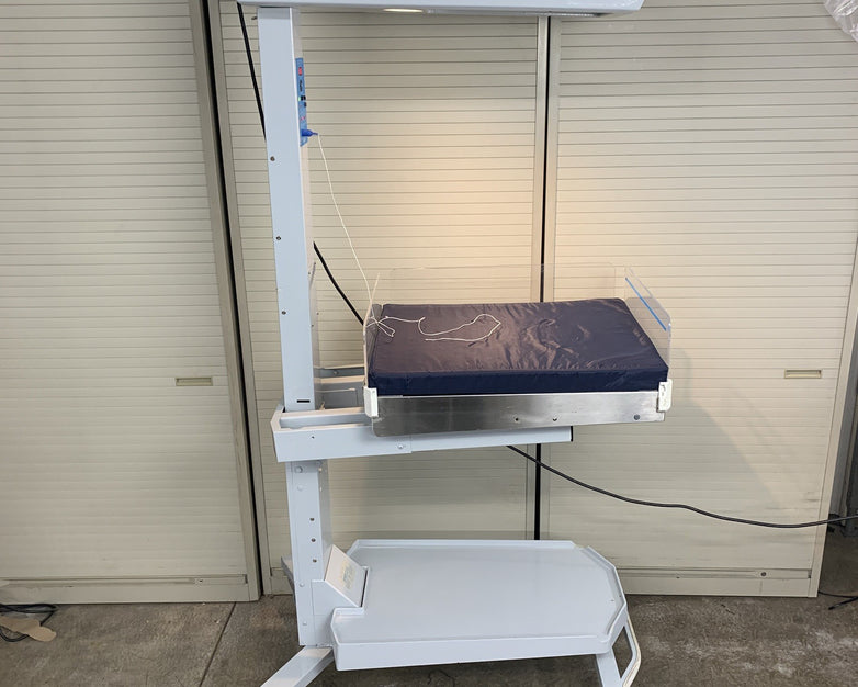 Air-Shields PM78-1 Infant Intensive Care System Powers and Heats