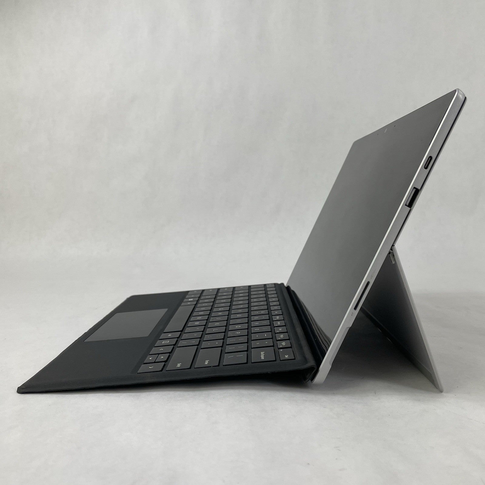 MicroSoft Surface Pro 7 13.3" i7-1065G7 1.30 GHz 16 GB RAM 256 GB SSD Windows 115