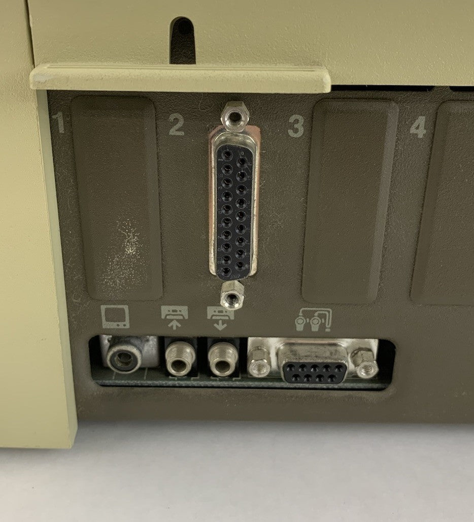 Apple IIe A2S2064 Vintage Personal Computer - Tested Missing Keys6