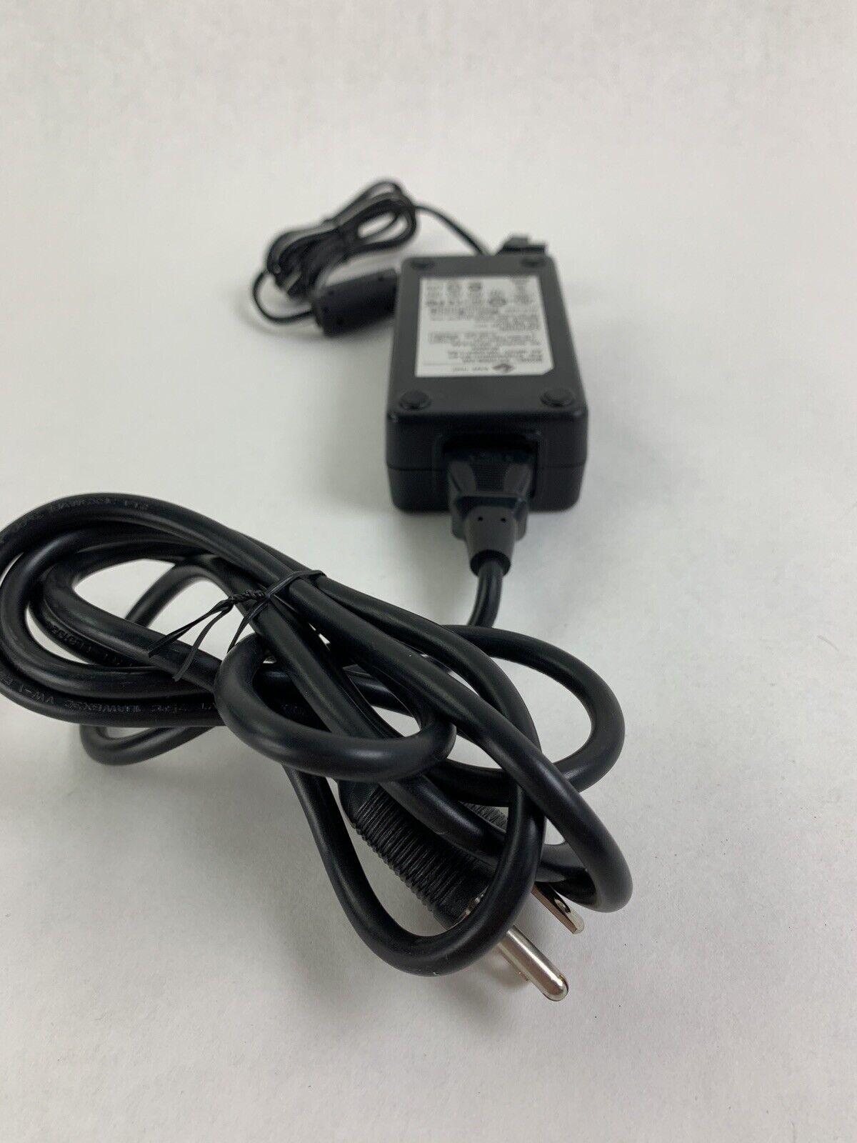 CUI EA1050B-240 AC Adapter DTS240250UC-S/T-ET 100-240V 24V-2.5A 50-60Hz 3 Pin