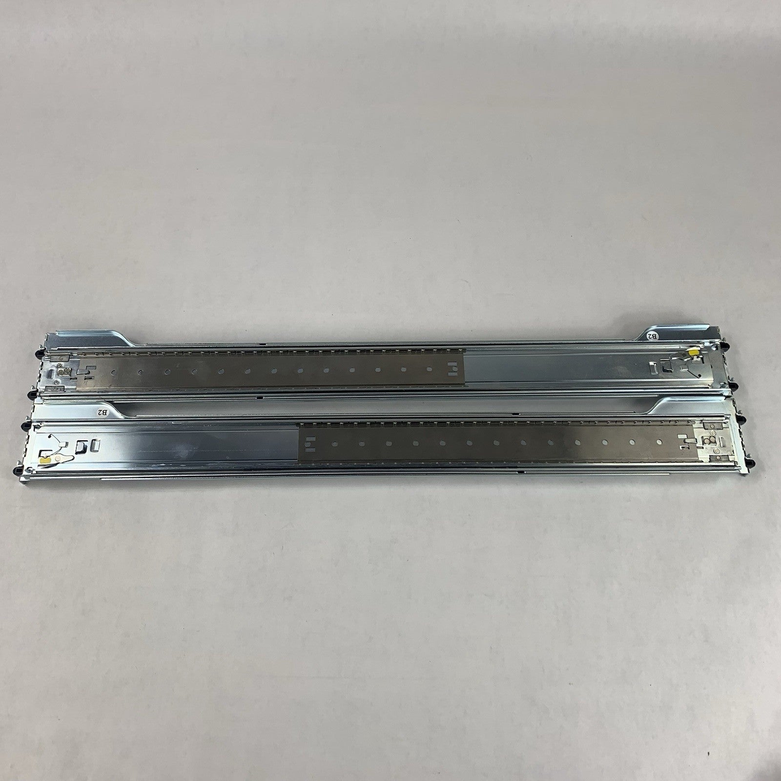 Supermicro MCP-290-00053-0N R and L 2U-3U Rail Kit Ball-Bearing6
