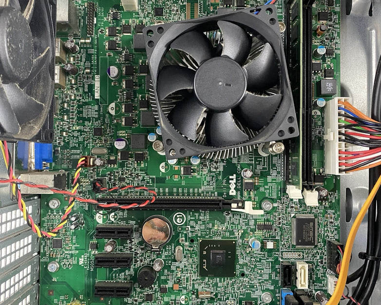 Dell OptiPlex 390 MT Intel Core i3-2120 3.3GHz 1x4GB RAM No HDD No OS