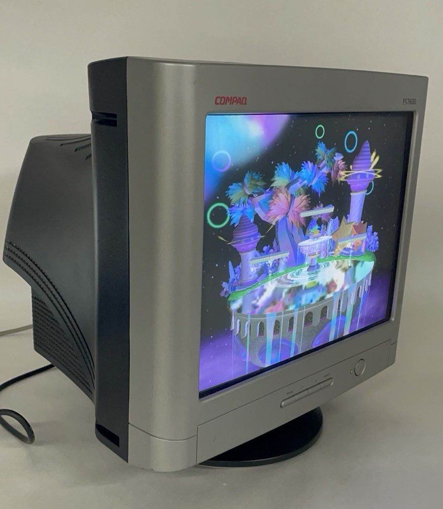 Compaq FS7600 CRT Monitor Tested0