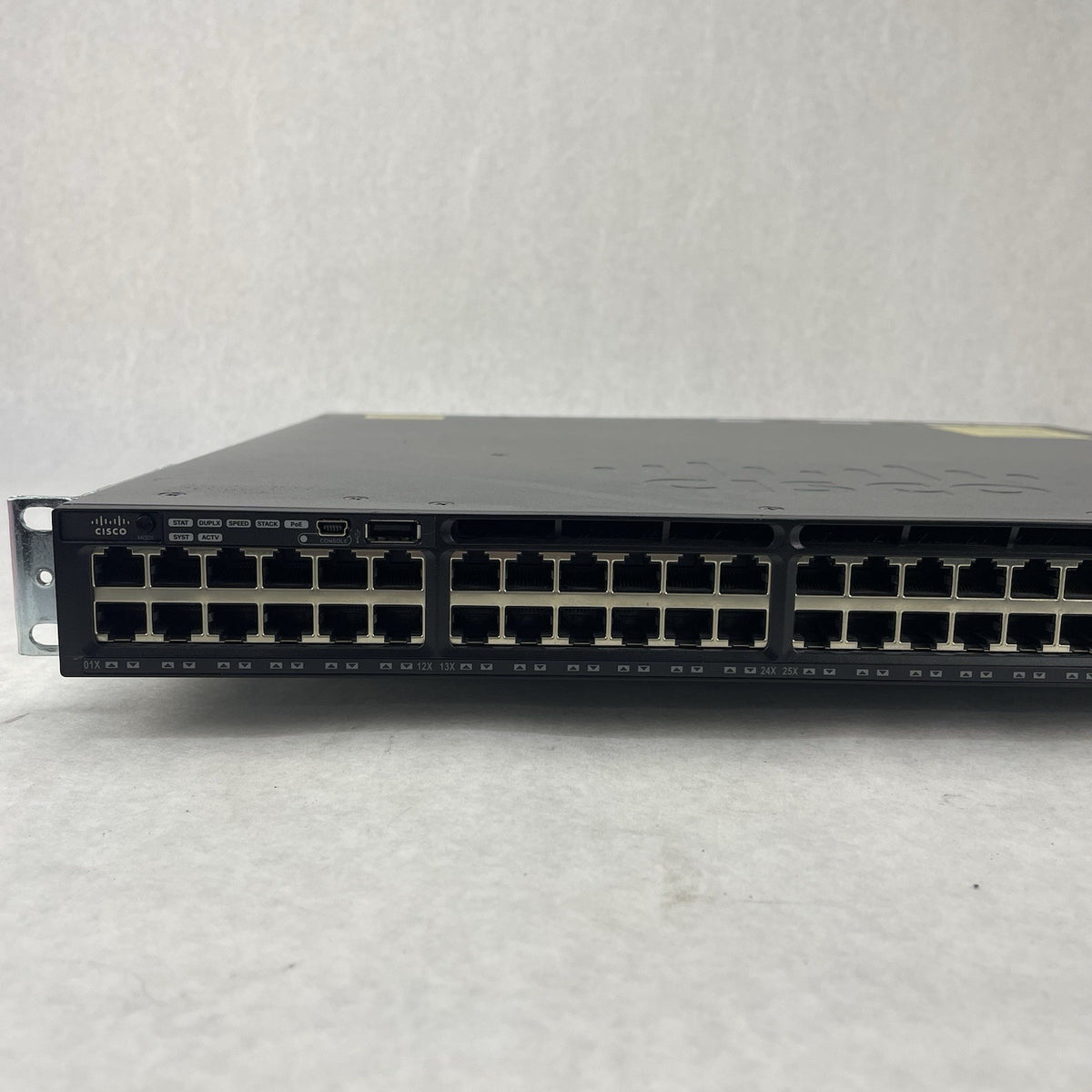Cisco WS-C3650-48PS-L V05 48-Port PoE+ Switch 1x PSU Tested Reset2