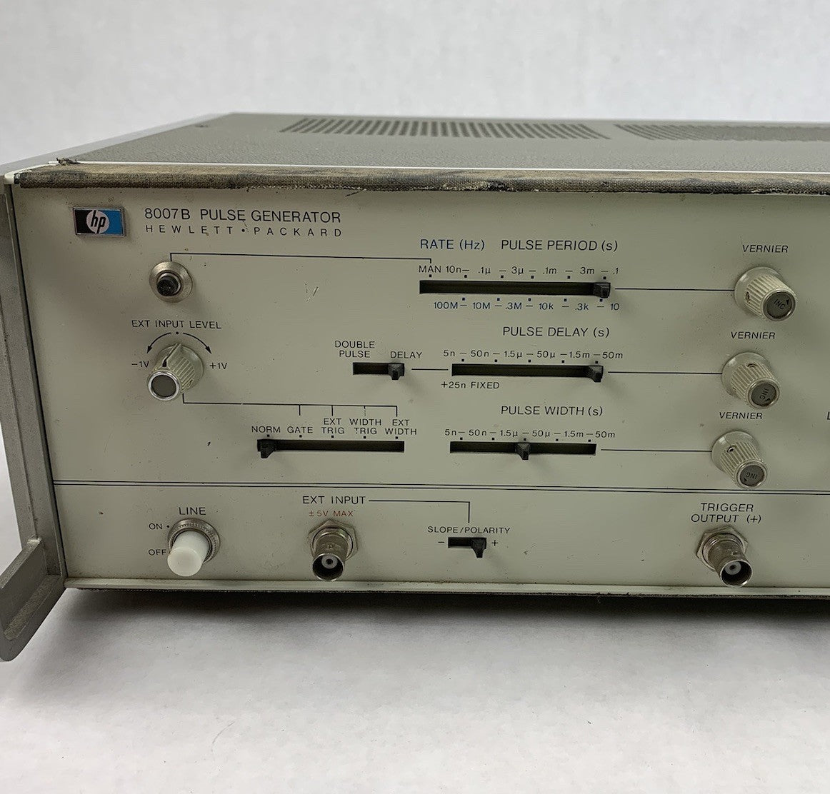 HP Hewlett-Packard 8007B Pulse Generator - Power Tested