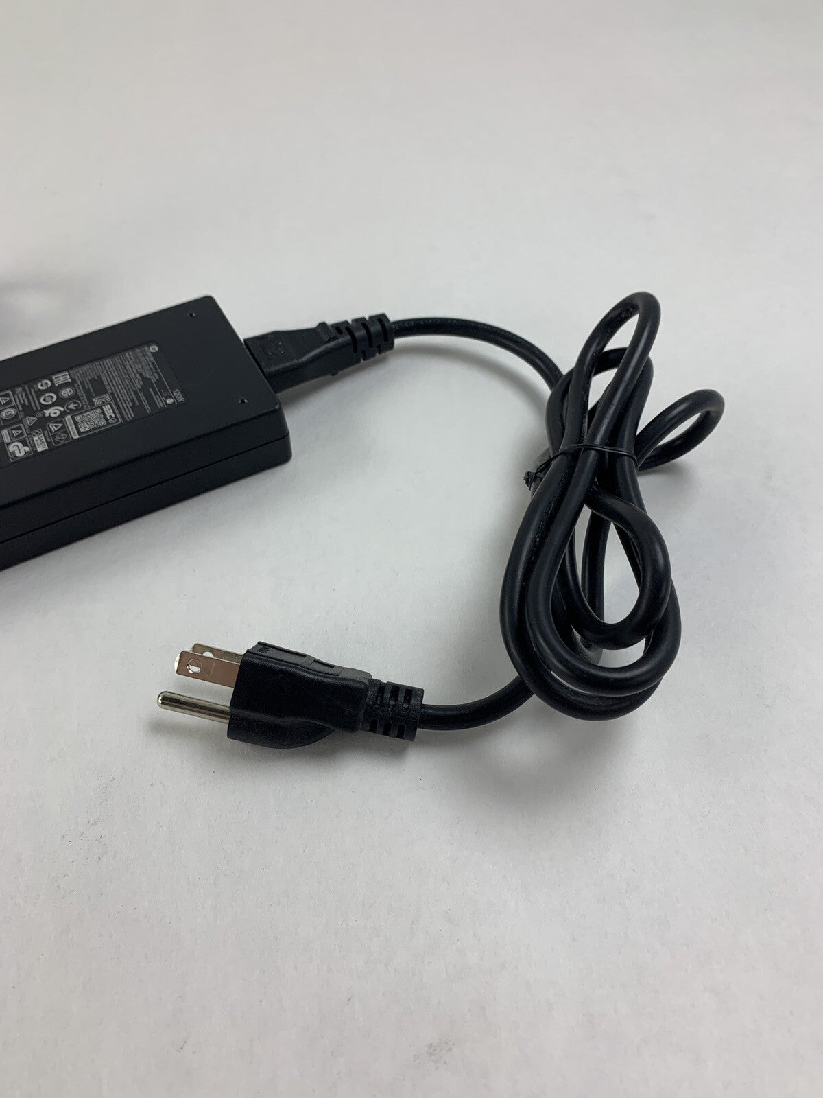 HP TPN-CA28 AC Charger 120v 19.5 V 6.15A L4123-012