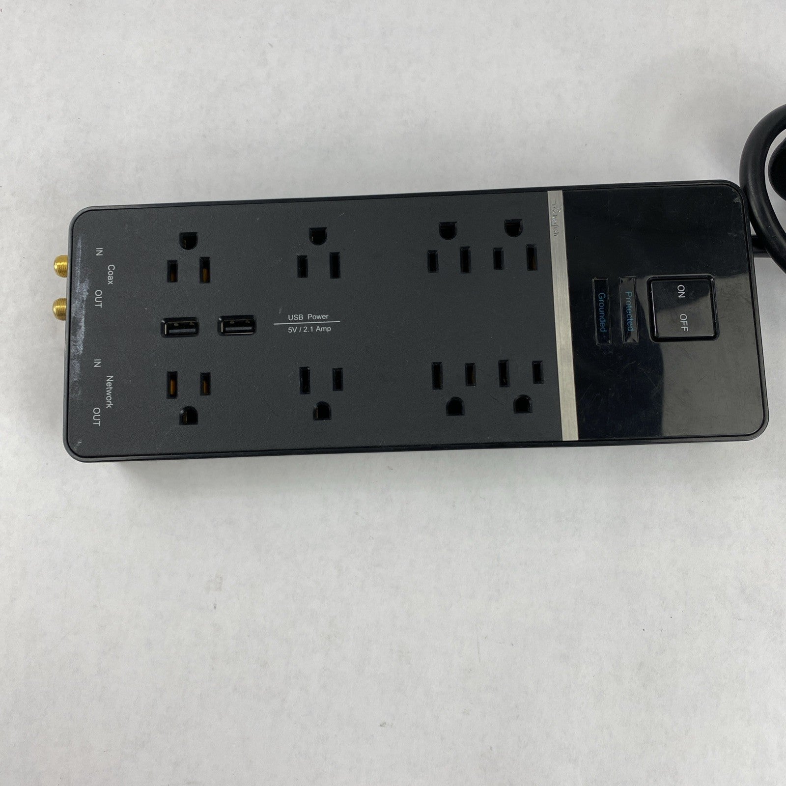 Rocketfish RF-HTS2815.  Outlet 2-USB Wall Tap Surge Protector Strip1