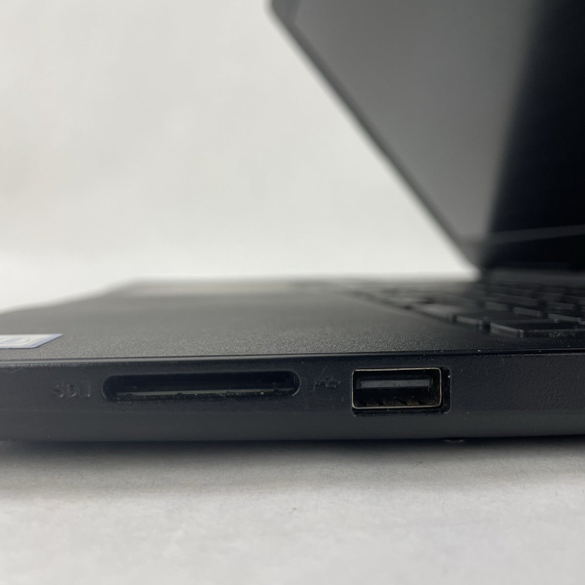 Dell Latitude 3590 15.6" i5-8250U 1.60 GHz 8 GB RAM No SSD/OS/AC/Batt11