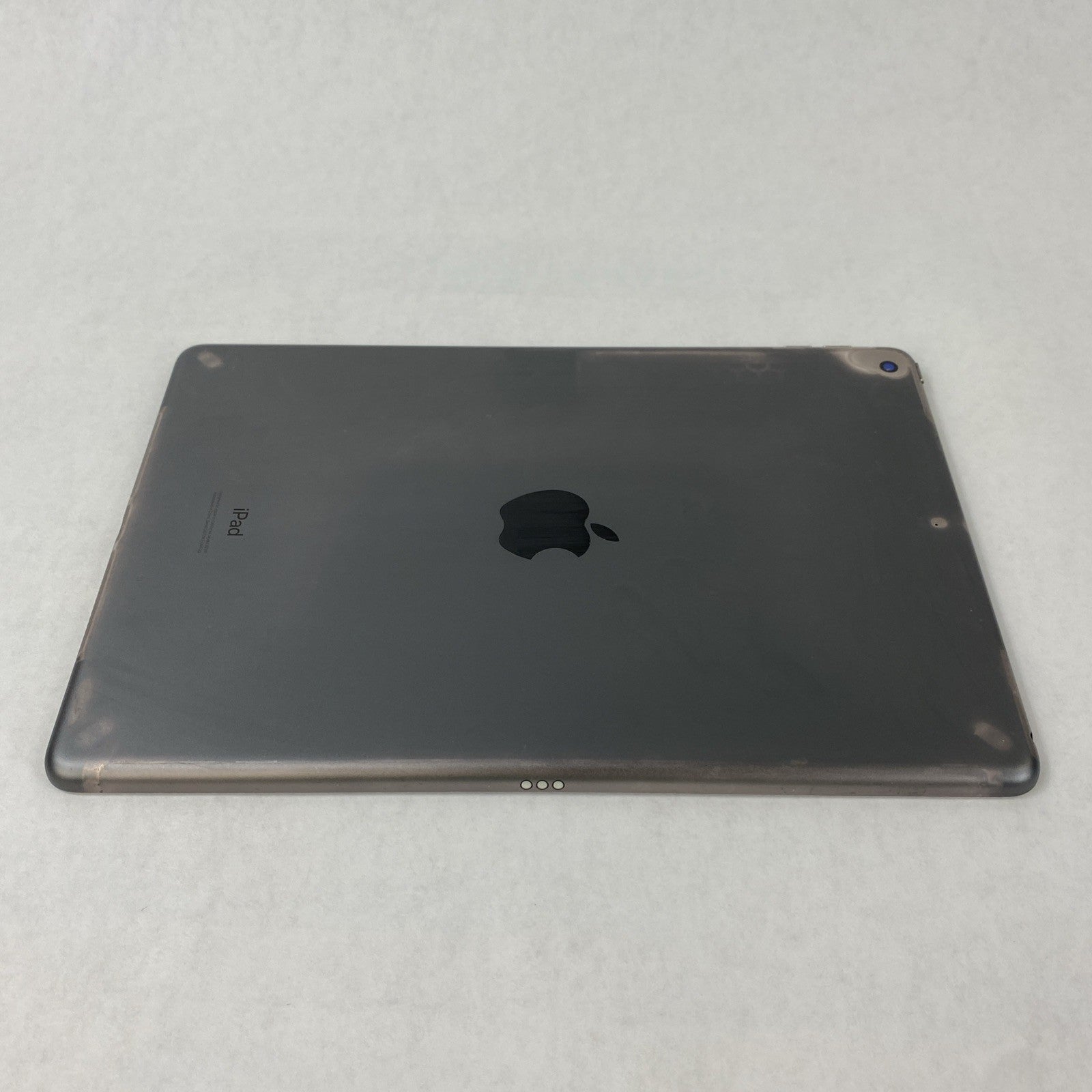 Apple iPad 7th Gen A2197 128GB 10.2" Wi-Fi Space Gray IOS 18.7.812