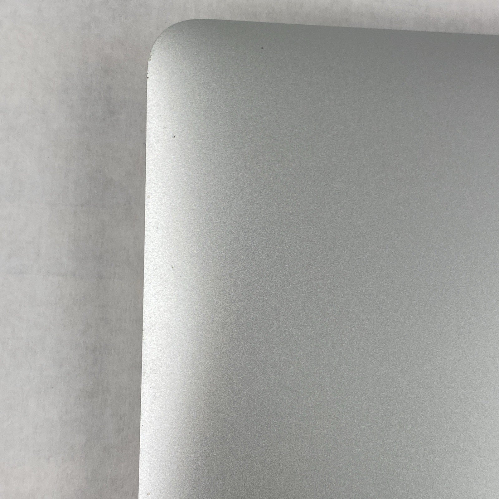 Apple A1465 MacBook Air 2013 11" 1.3Ghz i5 4GB RAM 120GB SSD os11.7.1 321 Cycles
