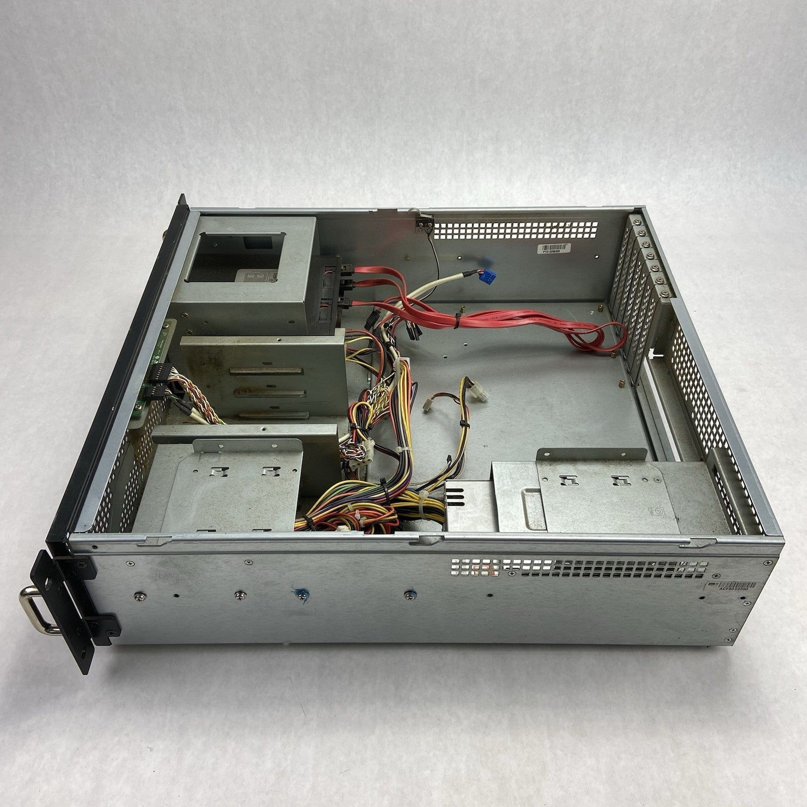 InWin R-Series IW R-300 3U RackMount Server Chassis EMACS P2H-5500V 500W PSU9