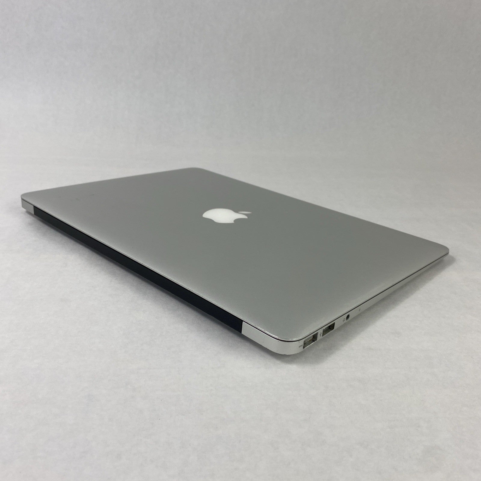 Apple A1369 MacBook Air 2011 13" 1.8Ghz i7 4GB RAM 250GB SSD os10.13.6 969Cycles