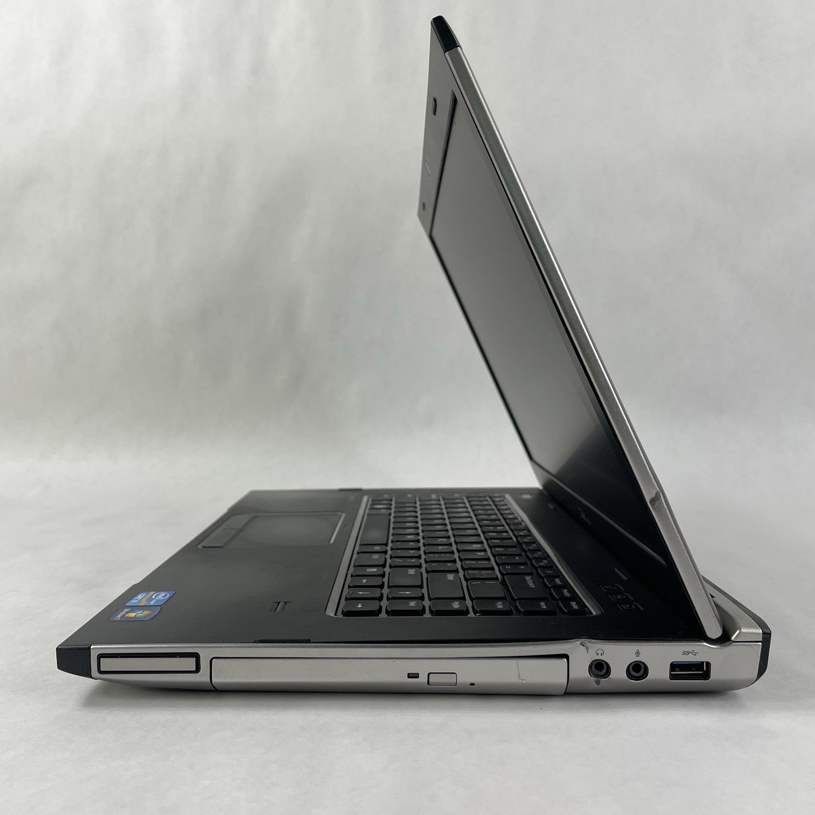 Dell Vostro 3550 15.6" i3-2310M 2.10 GHz 4 GB RAM No SSD/OS/AC/Battery - Dents6