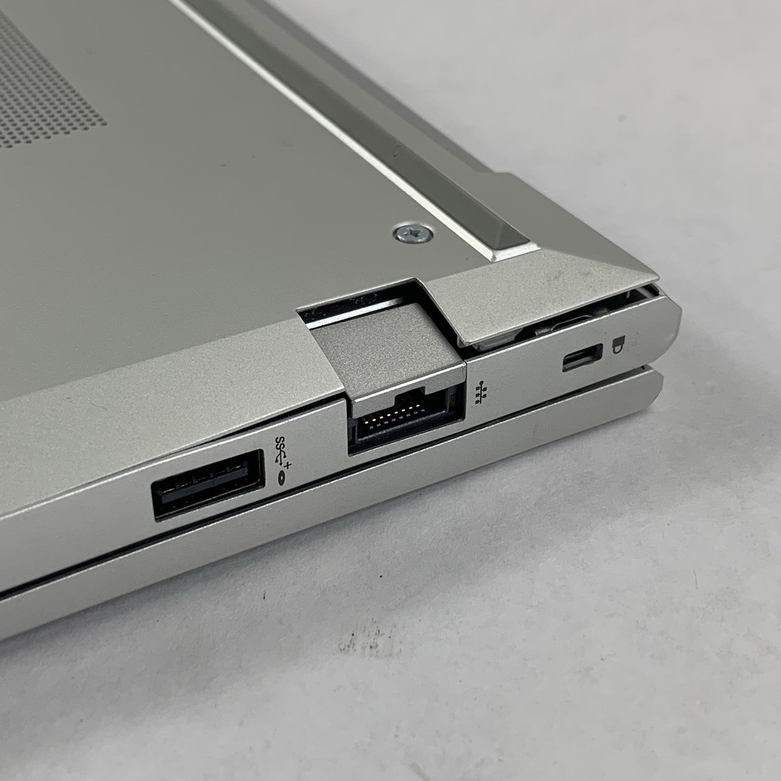 HP EliteBook 655 G10 15.6" AMD Ryzen 7 Pro 7730U 2GHz 8GB RAM No SSD/OS/AC Dent10