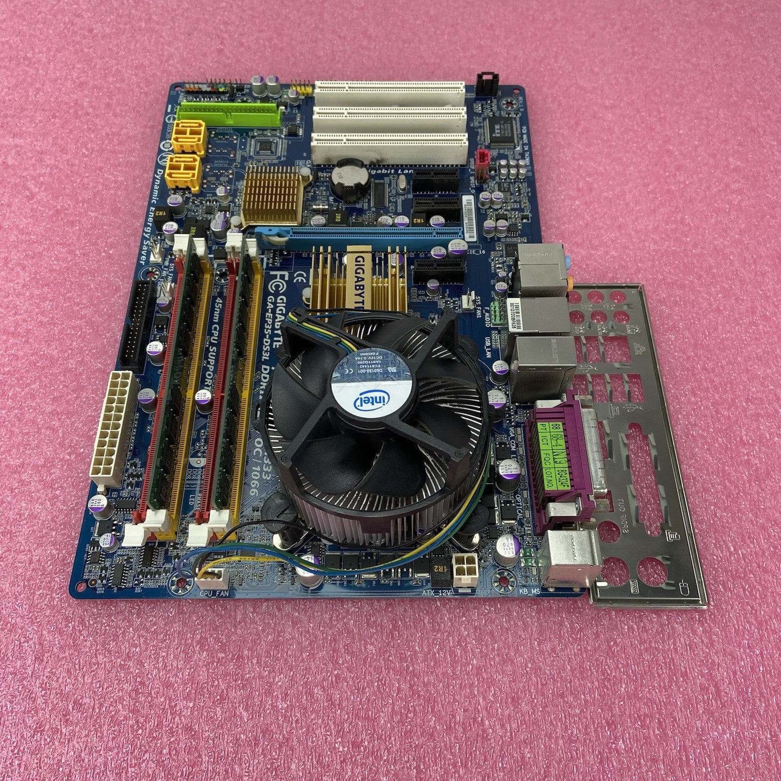 Gigabyte EP35-DS3L Motherboard Intel Core 2 Quad Q6600 2.4GHz 2GB RAM w/Shield3
