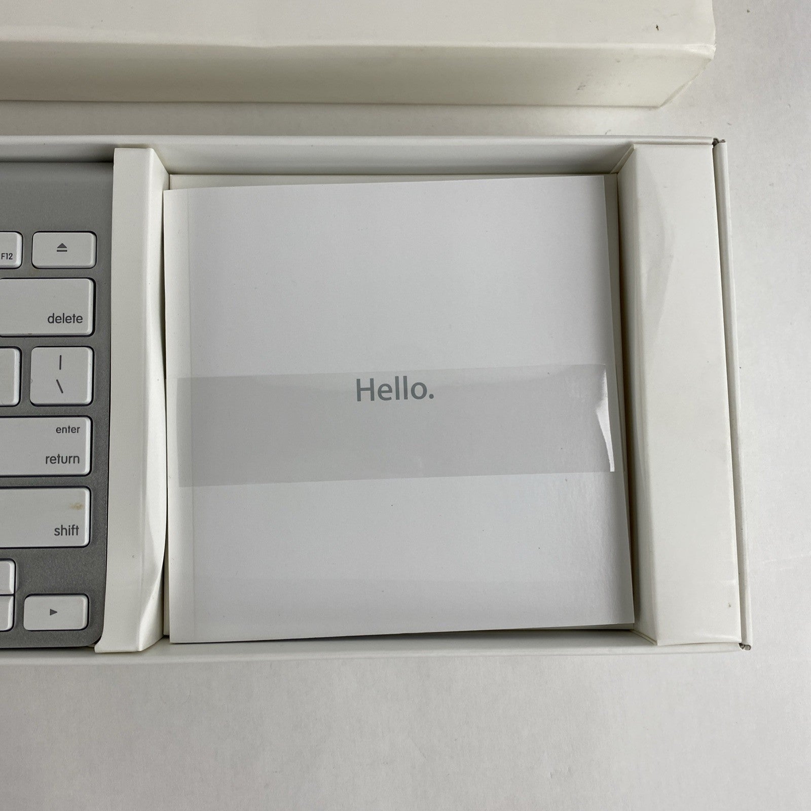 Apple A1314 Wireless Keyboard Power Tested No Mouse No Batteries5