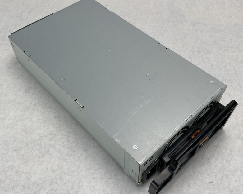 Artesyn 7000668-0000 IBM P/N: 49P2020 560W Power Supply