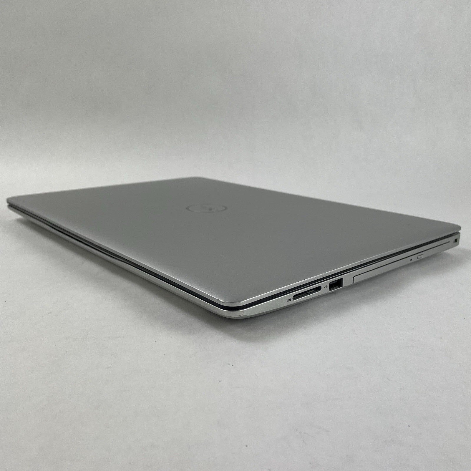 Dell Inspiron P75F Laptop 15.6" i7-8550U 1.80 GHz 12 GB Ram No SSD/OS/AC12