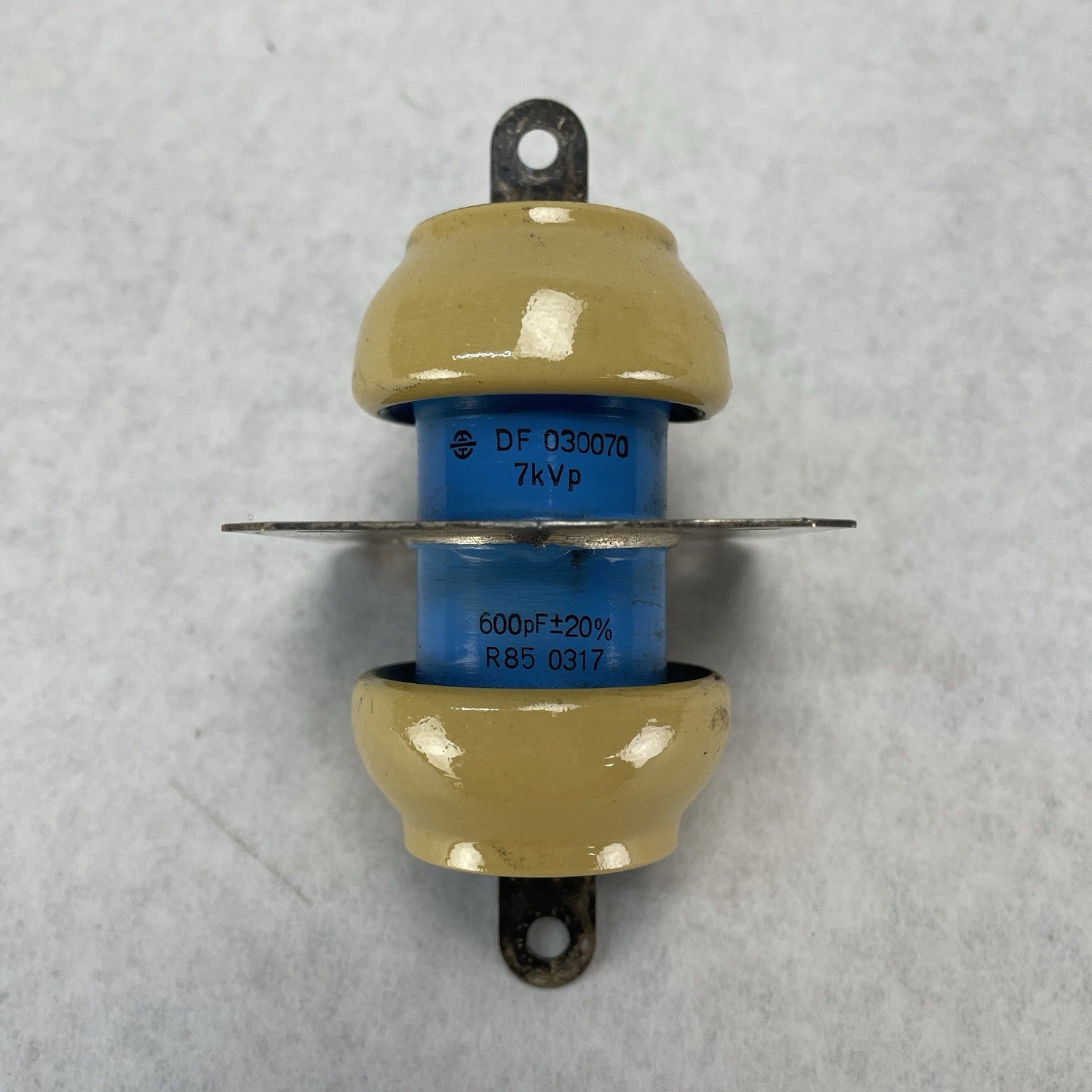 DS 030070 RF Power Feed-Through Capacitor