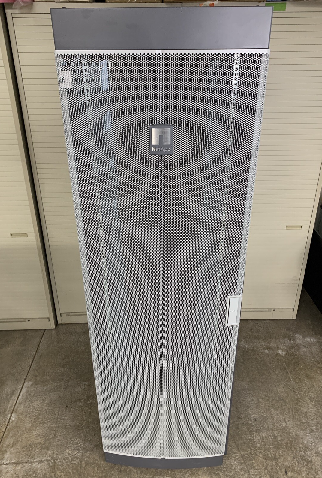 NETAPP NAC-0501 Server Rack Cabinet Unlocked No Keys