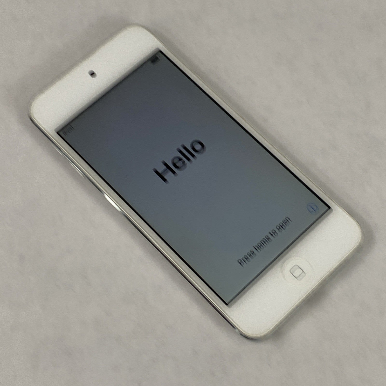 Apple iPod Touch 6th Gen A1574 16GB 4" Silver IOS 12.5.70
