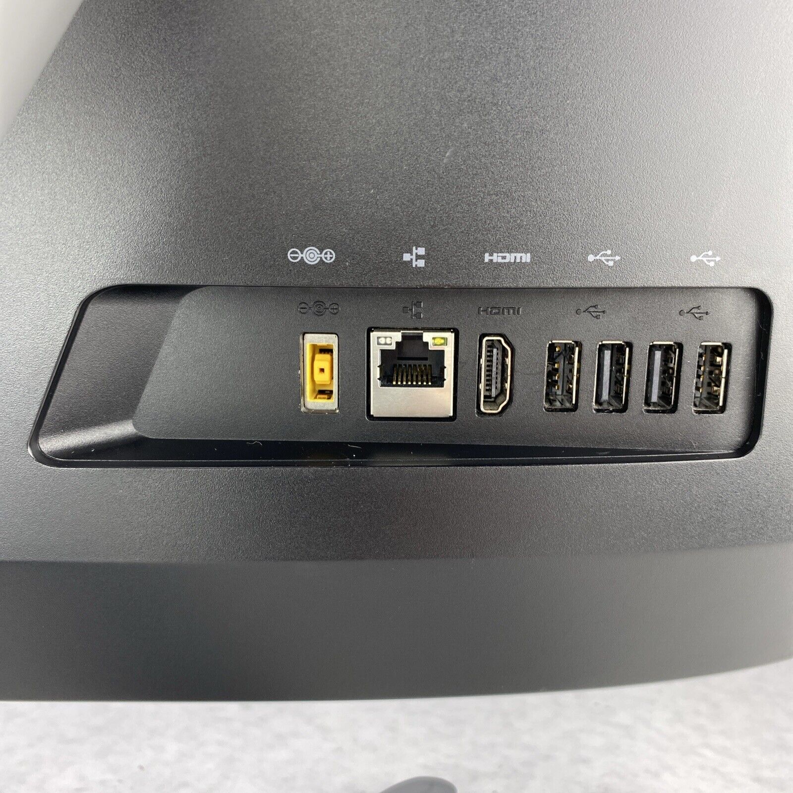 Lenovo C460 AIO-FOAD 21.5" Intel Pentium G3220T 2.60GHz 4GB No HDD No OS No AC