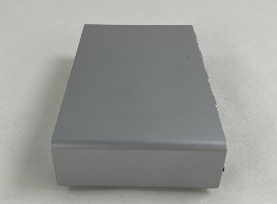 Manhattan 8 Port Video Splitter 150Mhz Power Tested