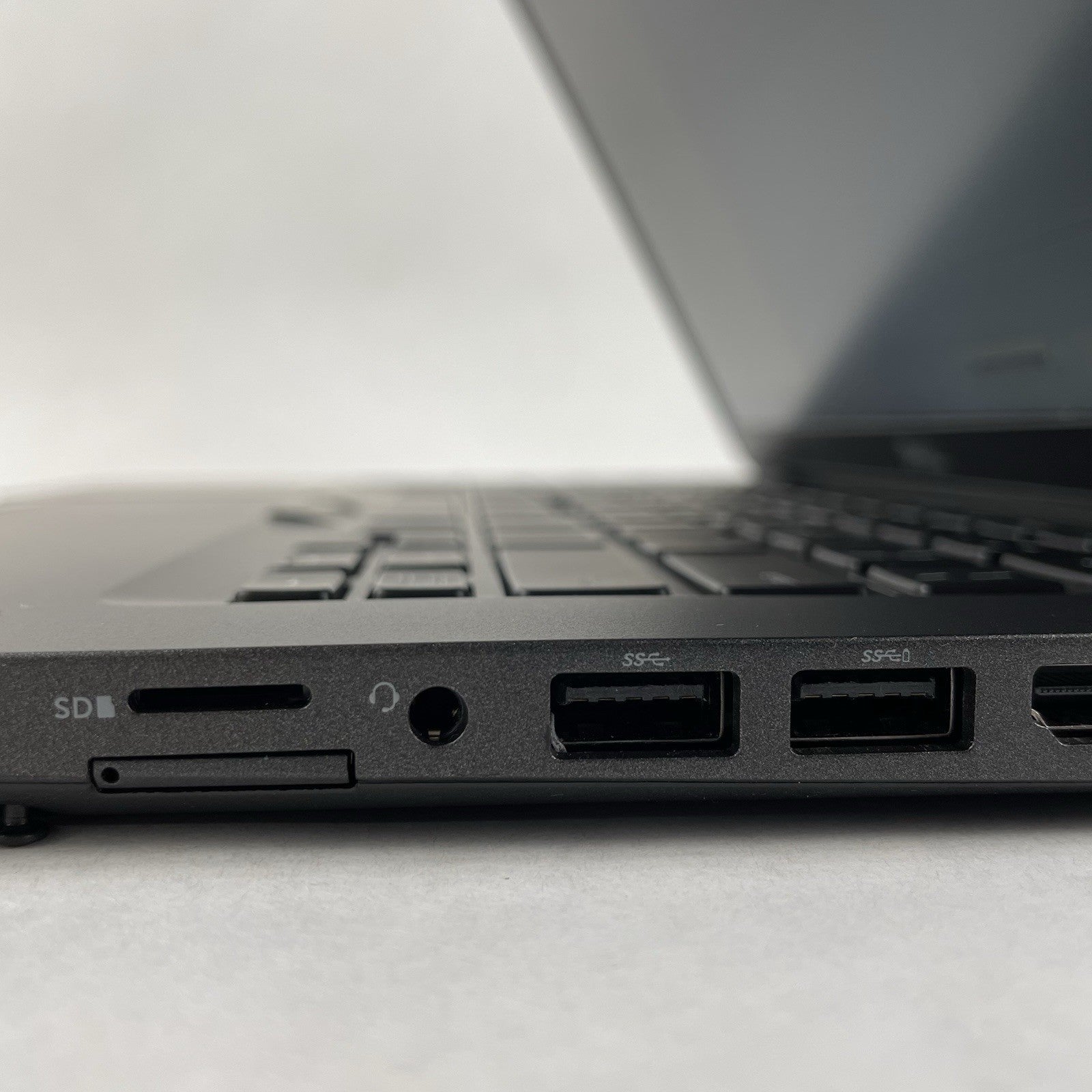 Dell Latitude 5400 14" i7-8665U 1.90 GHz 8 GB RAM No SSD/OS/AC9