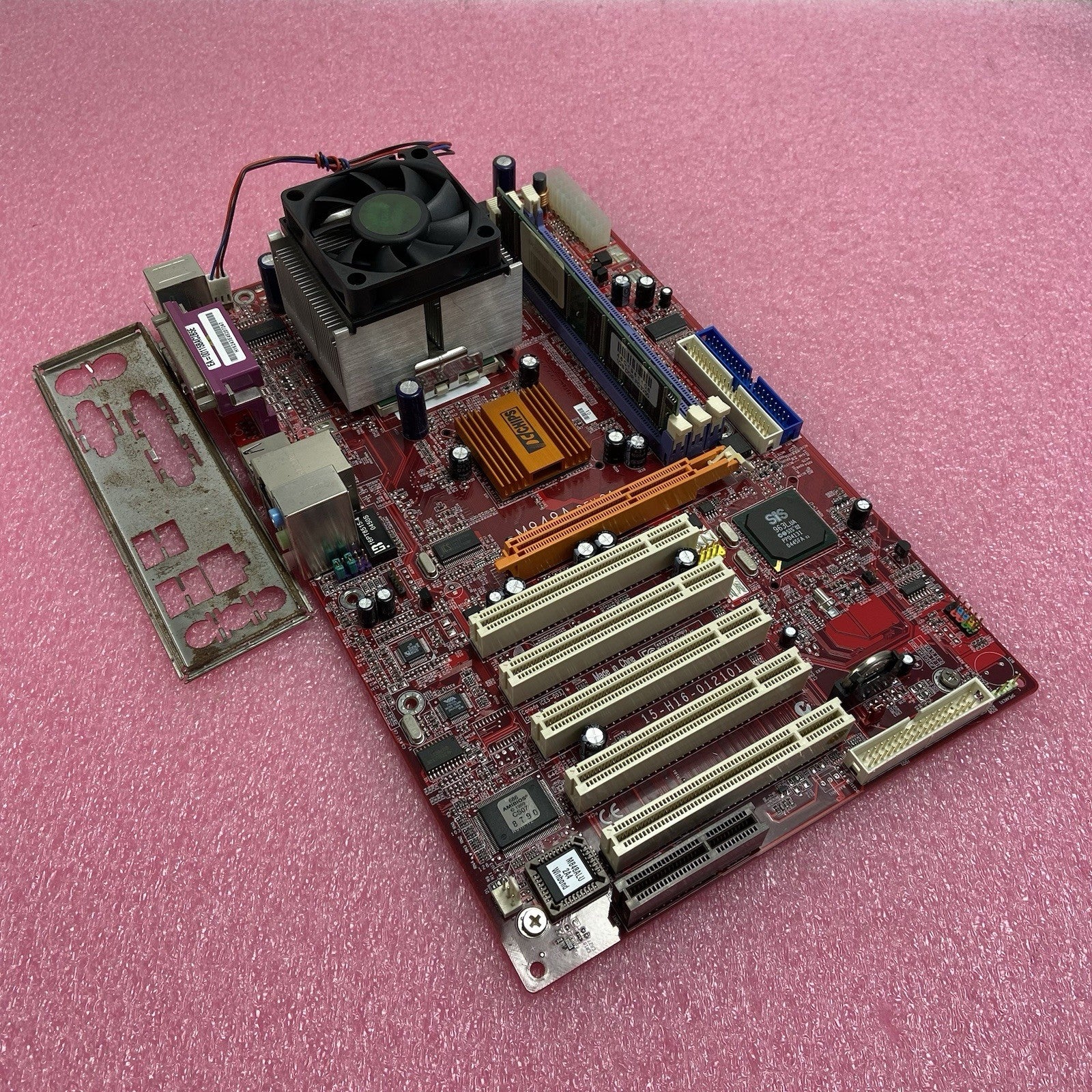 ECS PC Chips M848A Motherboard AMD Athlon XP 1.25GHz 1GB RAM w/IO0