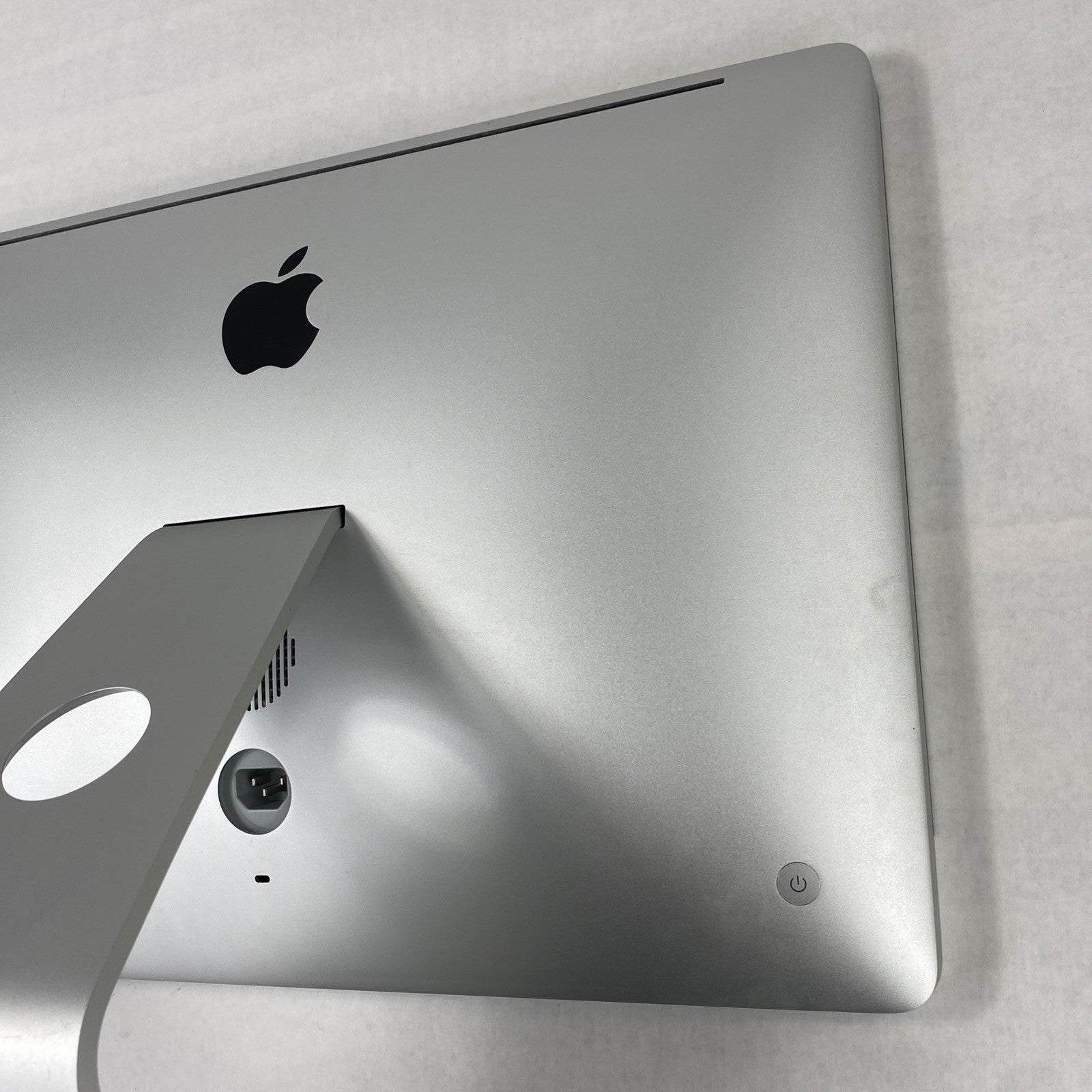 Apple A1311 iMac 2011 21.5" 2.5GHz Core i5 8GB RAM 1TB HDD os10.13.6