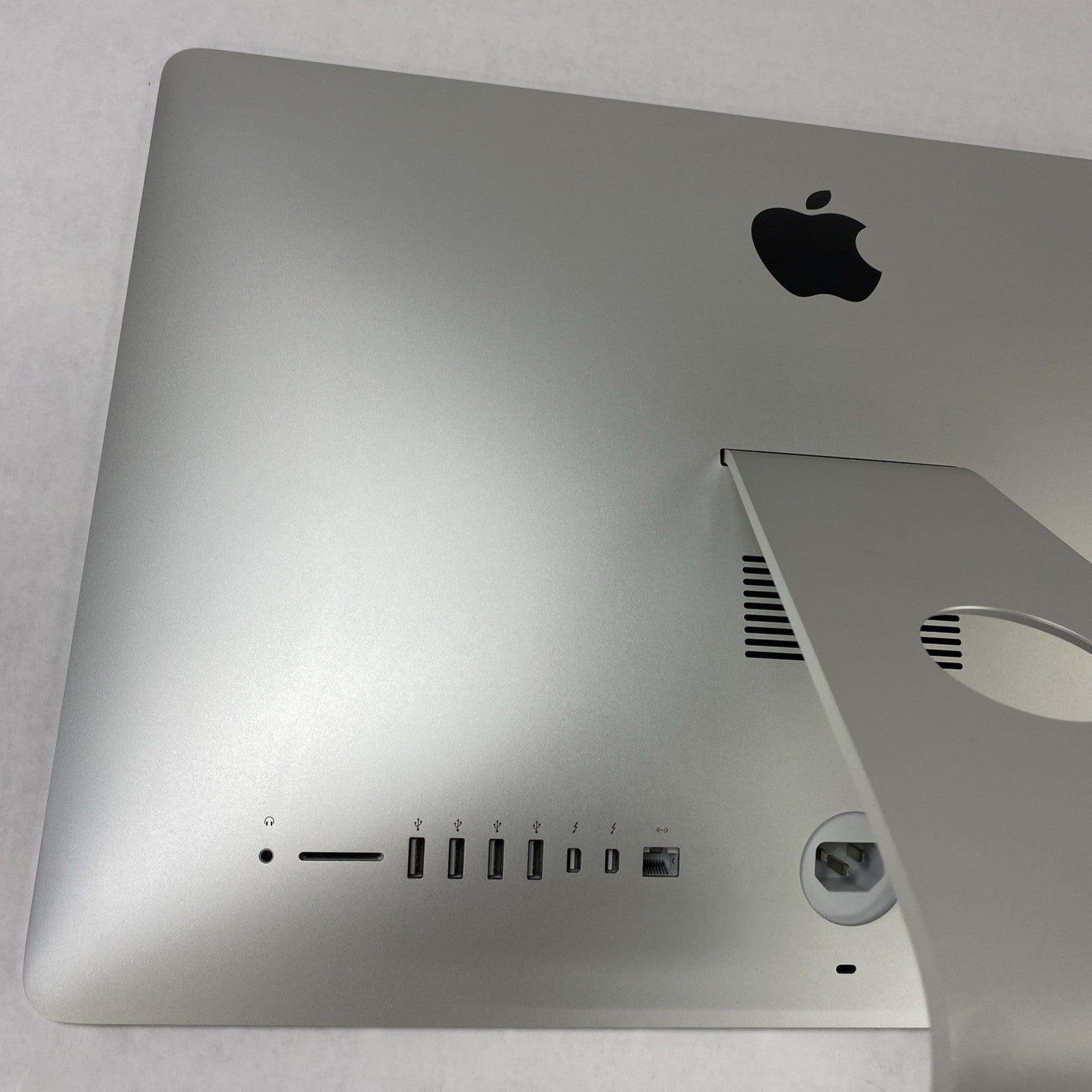 Apple A1418 iMac Retina 4K 21.5" 2015 3.1GHz Core i5 8GB RAM 1TB HDD os12.7.611