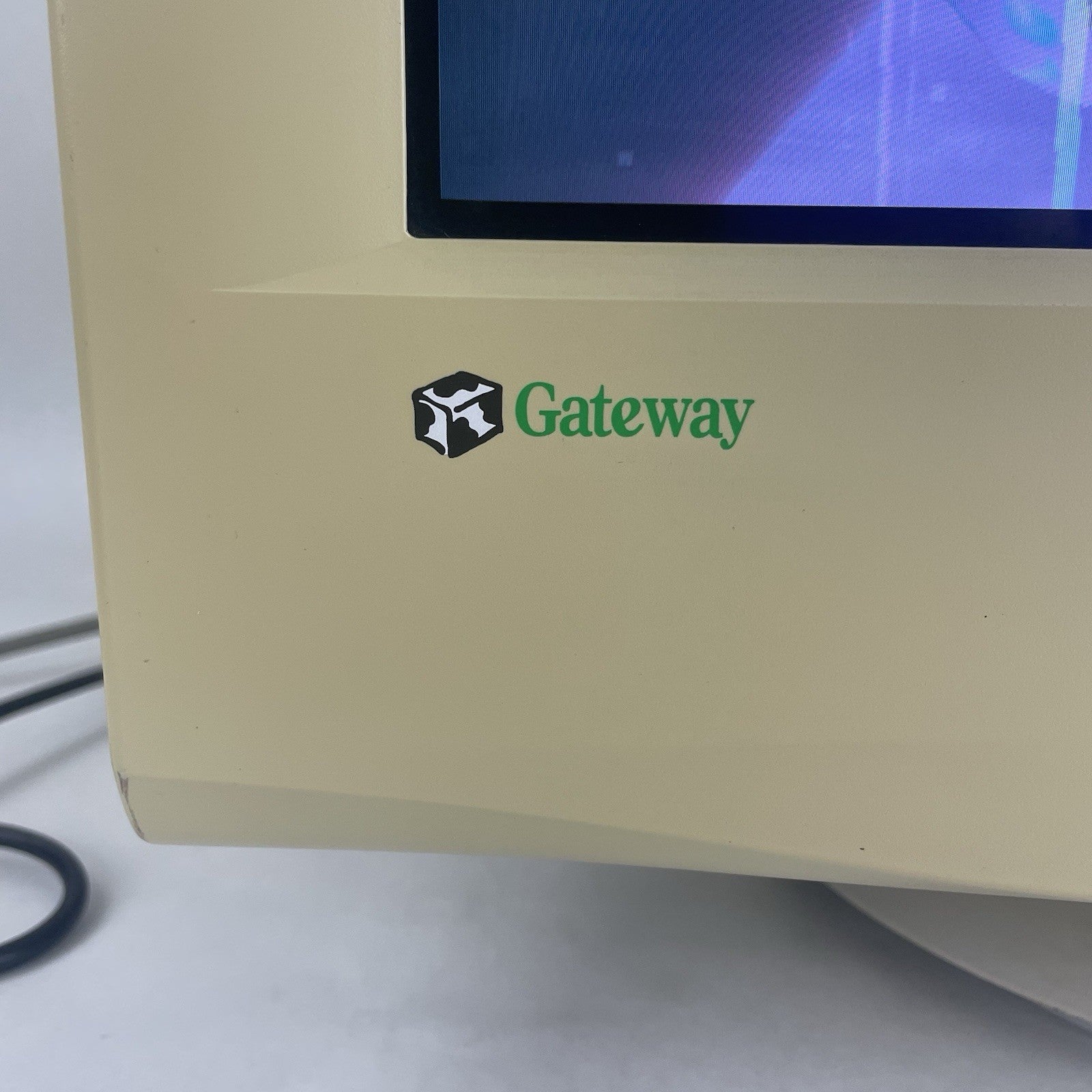 Gateway VX920 Diamondtron NF 17" Flatscreen CRT Monitor 1600x1200 85Hz2